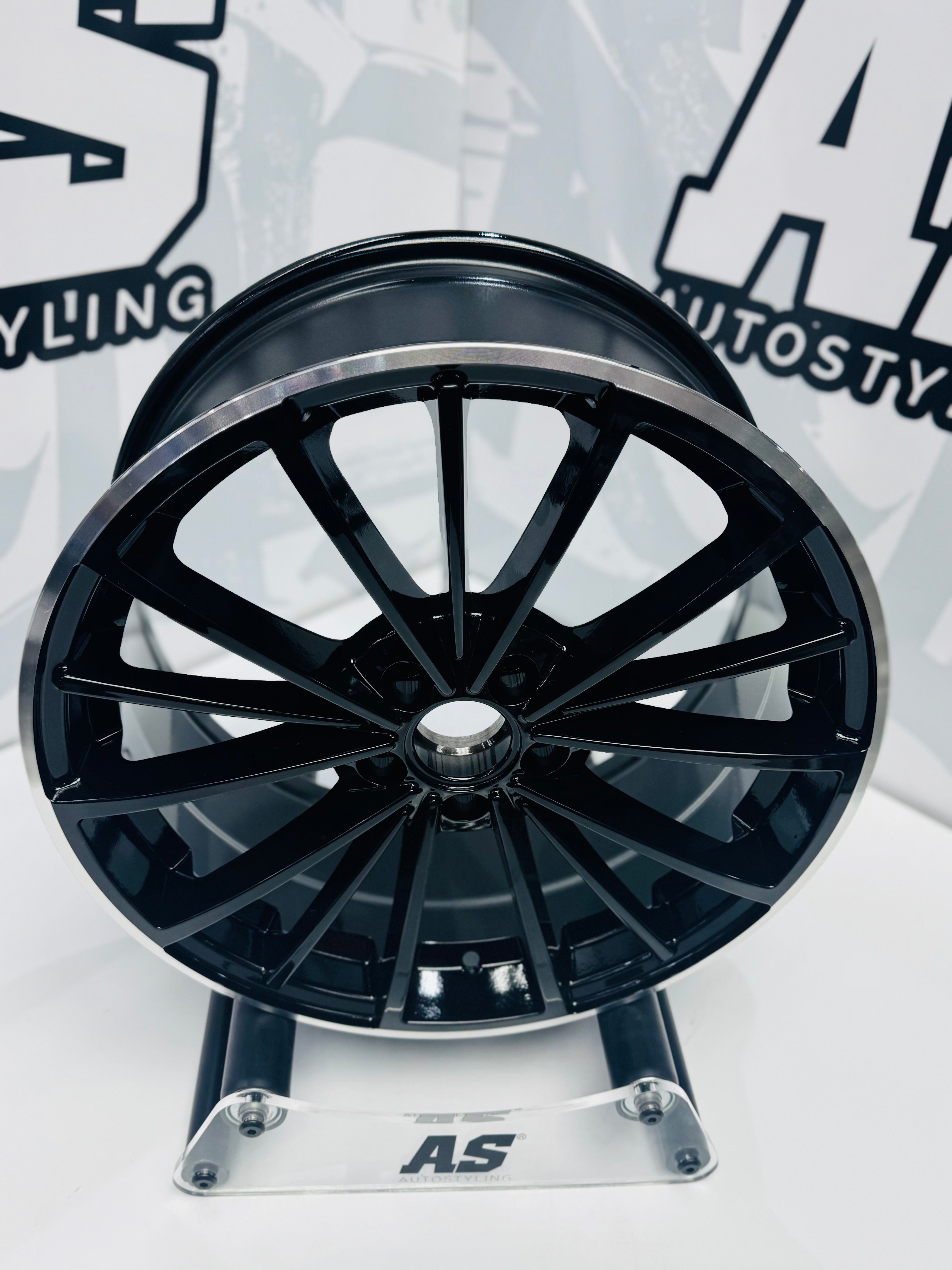 17” V-DUB  CLUBSPORT 2 GB SILVER LIP - Autostyling Klerksdorp