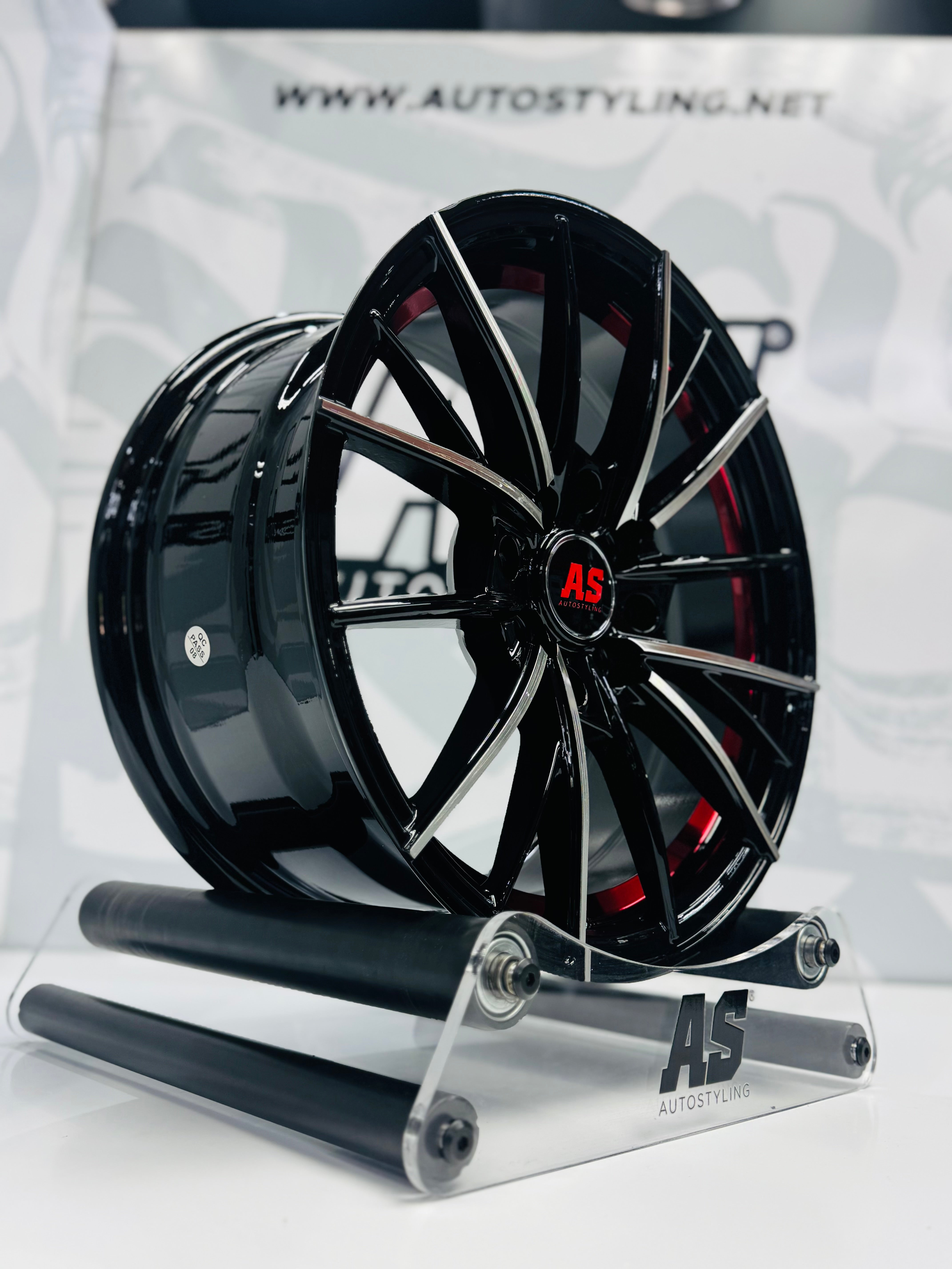15” M8960  4x100 4x114  Machine black red - Autostyling Klerksdorp