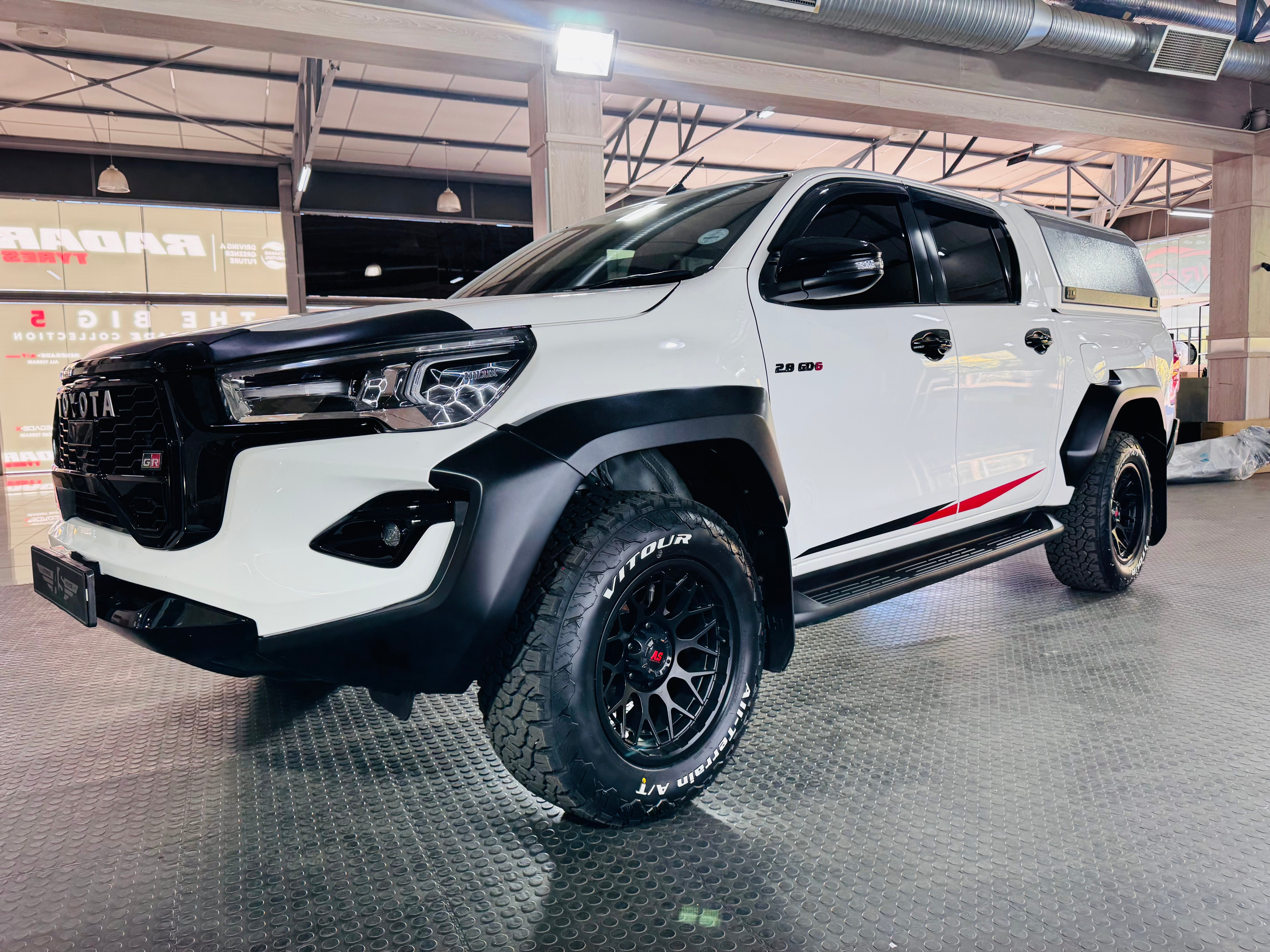 Bonnet guard HILUX 2016+  stick on Matt black