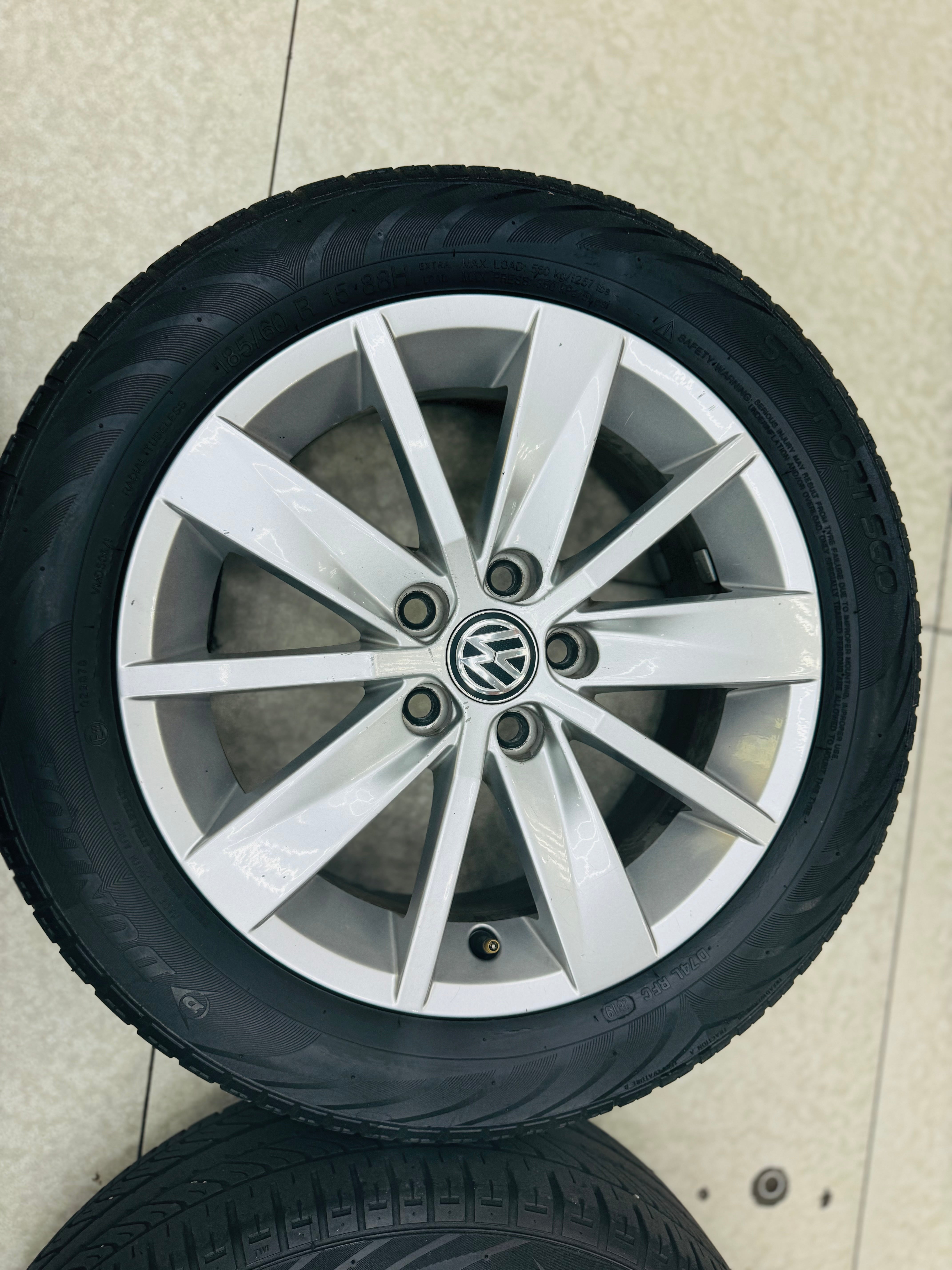 15” POLO 6r OEM  5/100 pre owned mags & tyres