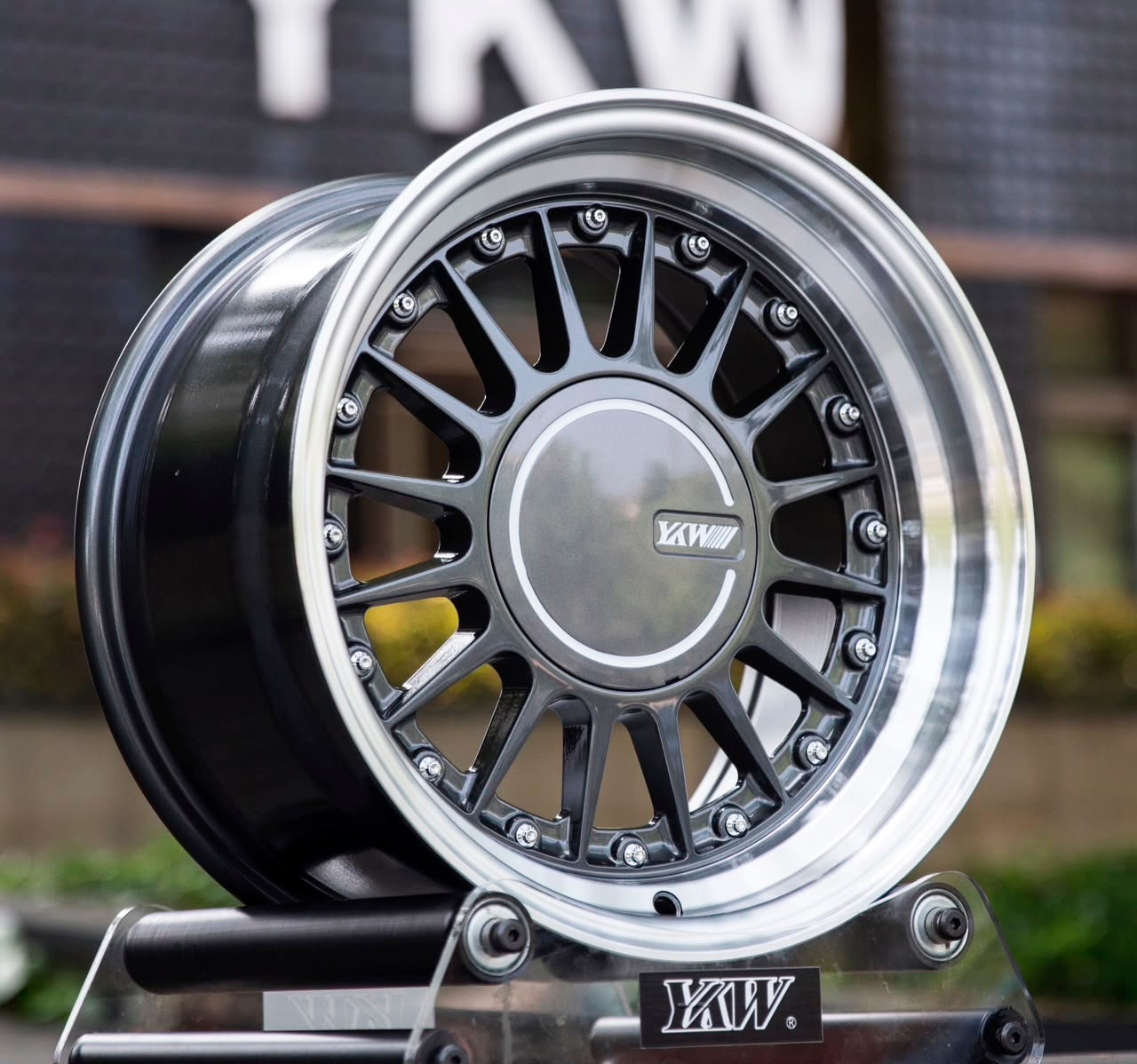 15” AS 5676 DOTZ SPECIAL EDITION