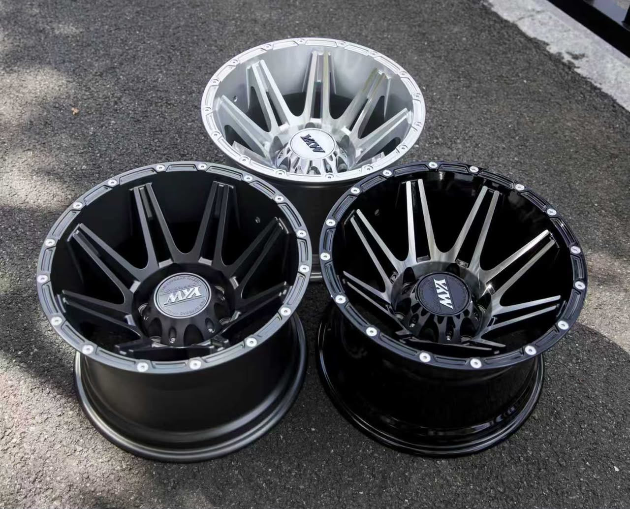 15″ YKW 5611 6/139 10j Alloy FAT BOY bakkie wheels