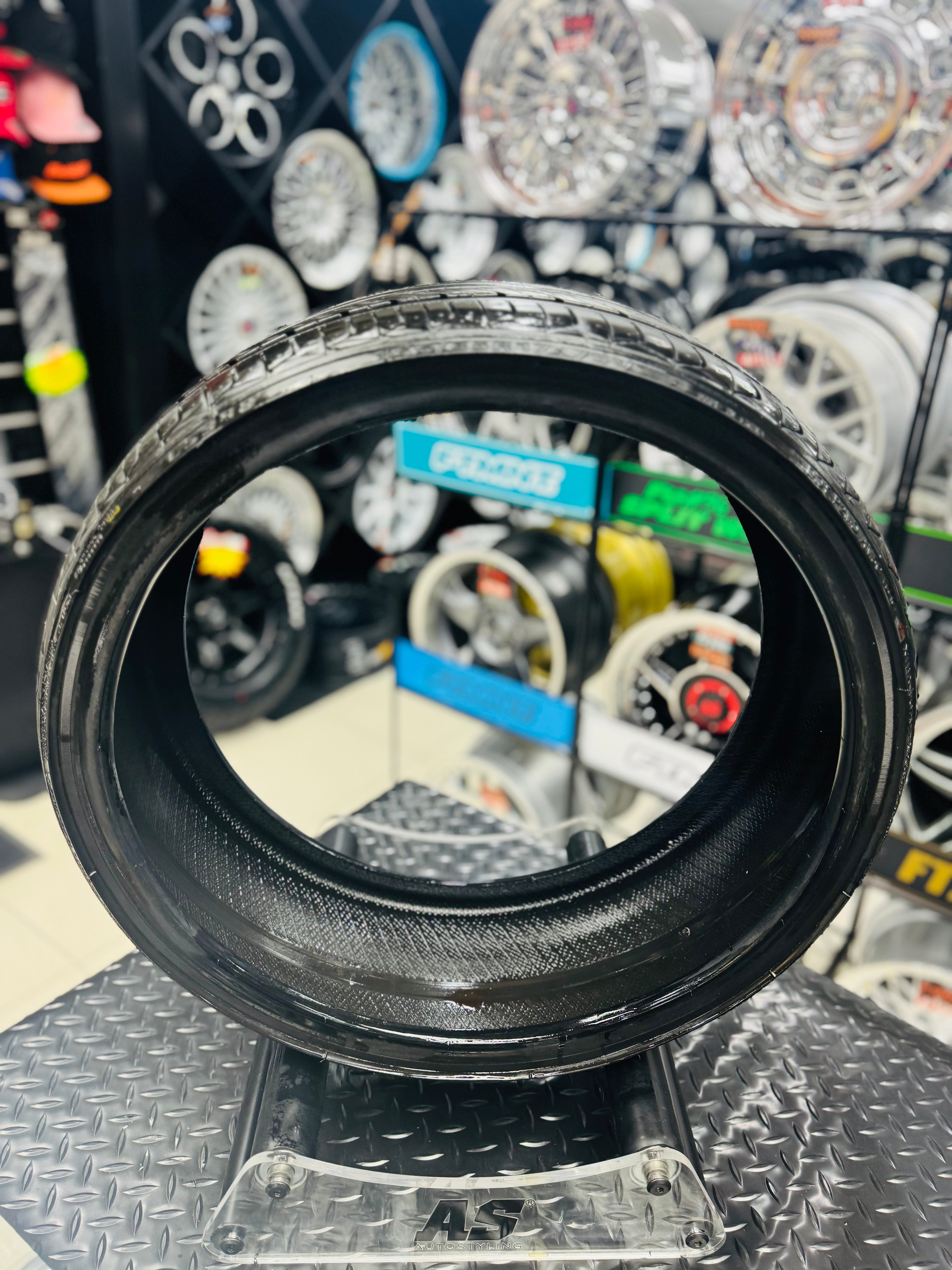 165/35/17 LANDSAIL  TYRE   (USED) 70% TREAD
