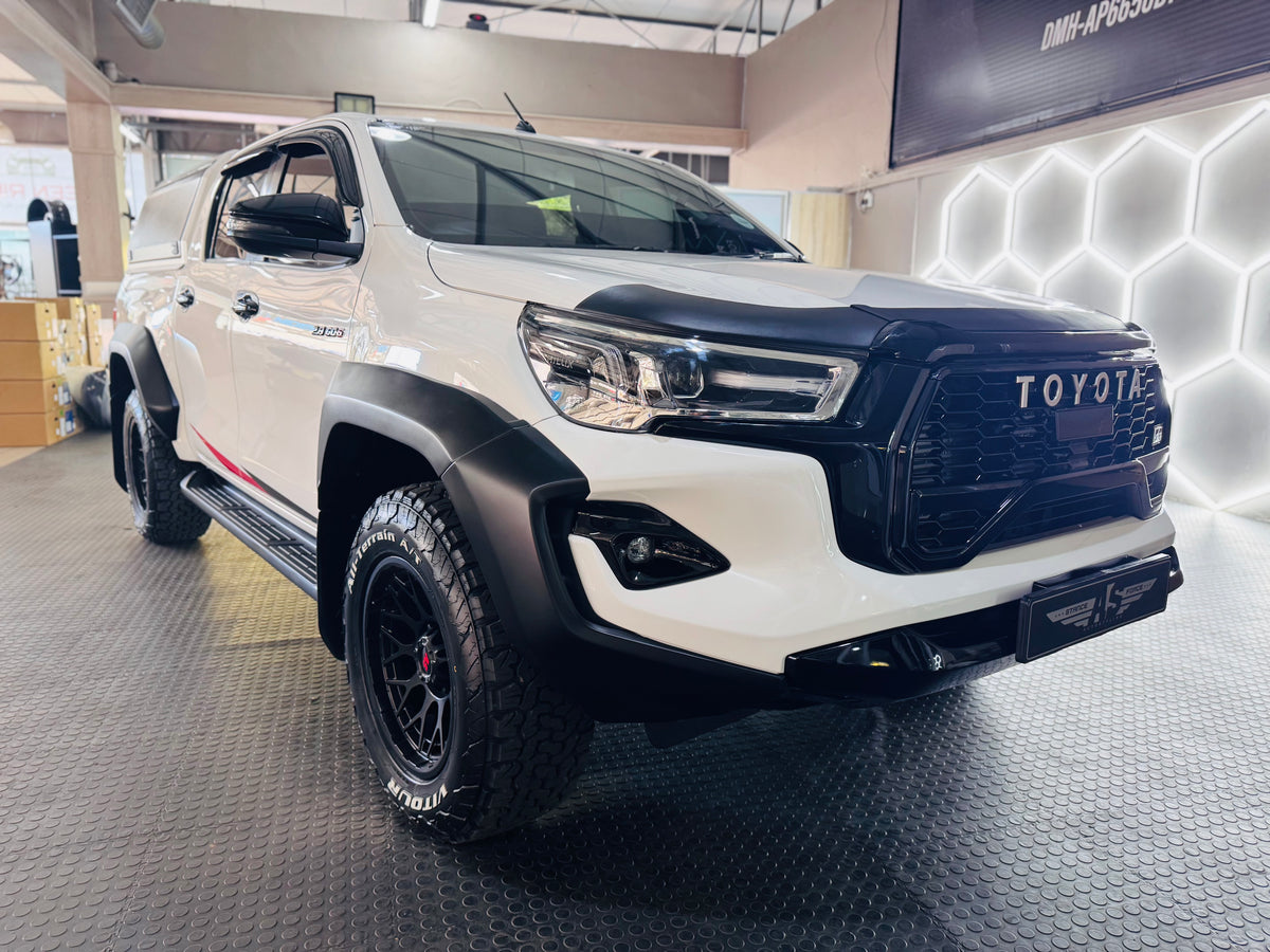Bonnet guard HILUX 2016+  stick on Matt black