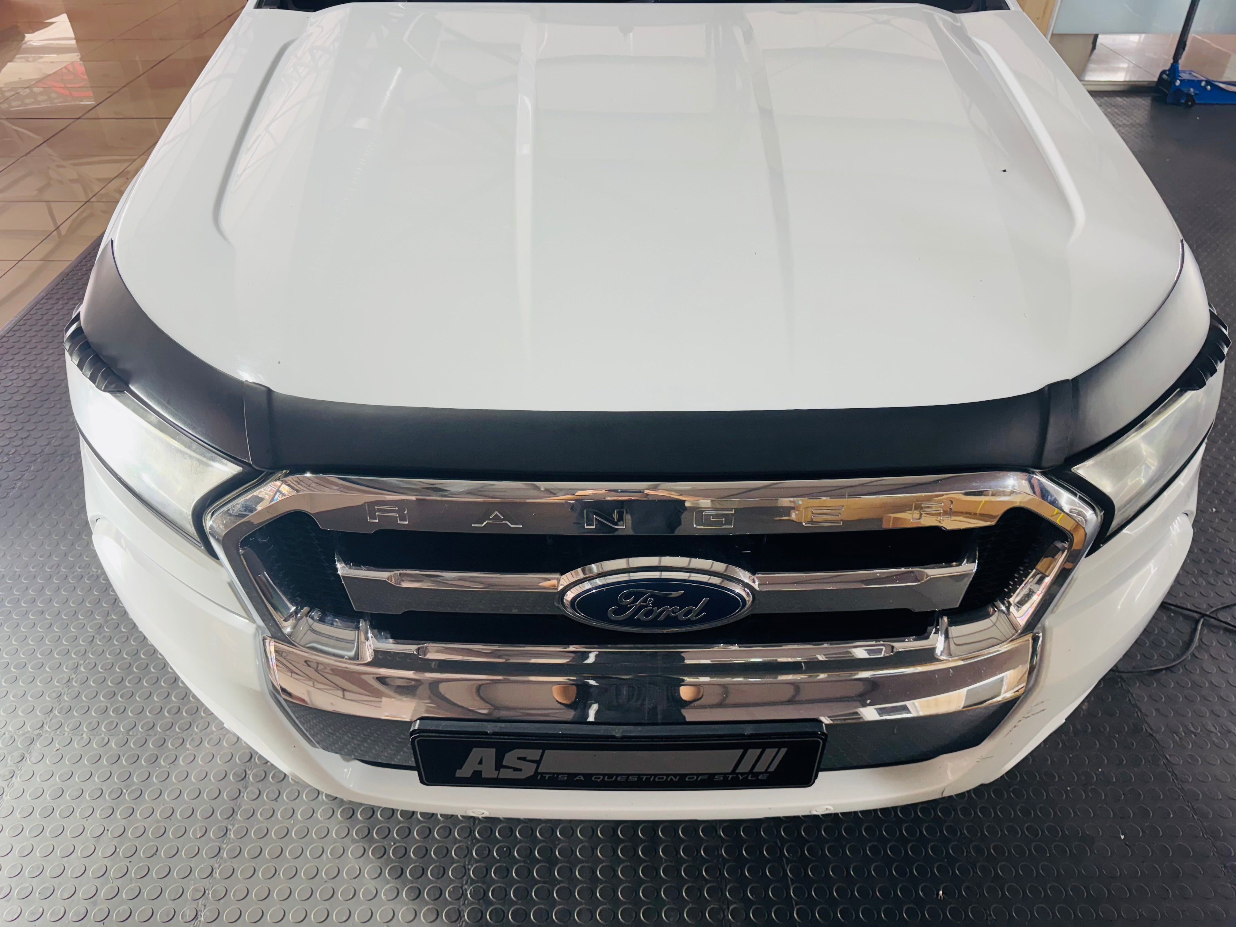 Bonnet guard Ford Ranger T7 stick on Matt black