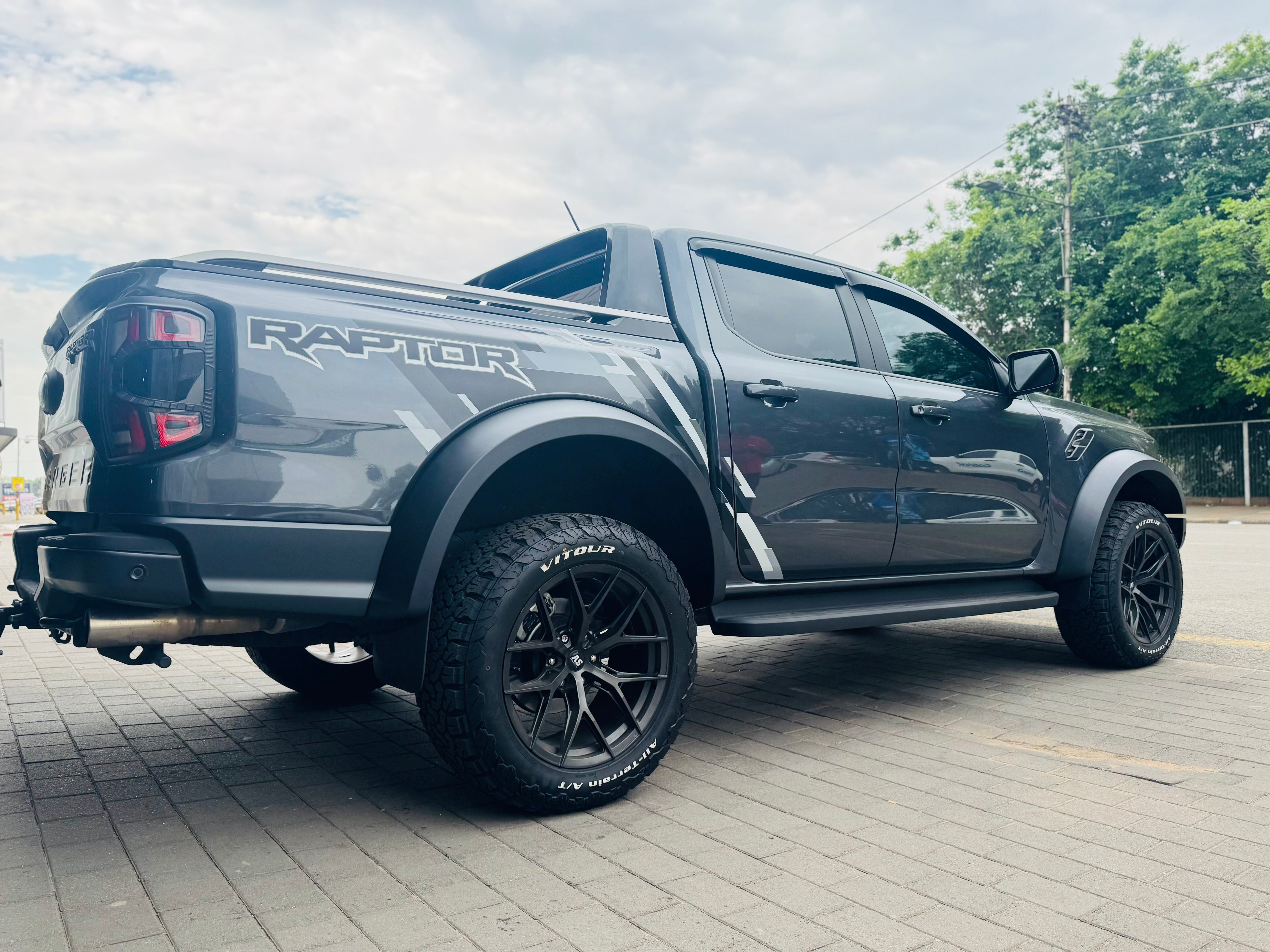 285/55/20 VITOUR ALL TERRAIN WHITE LETTERS - Autostyling Klerksdorp