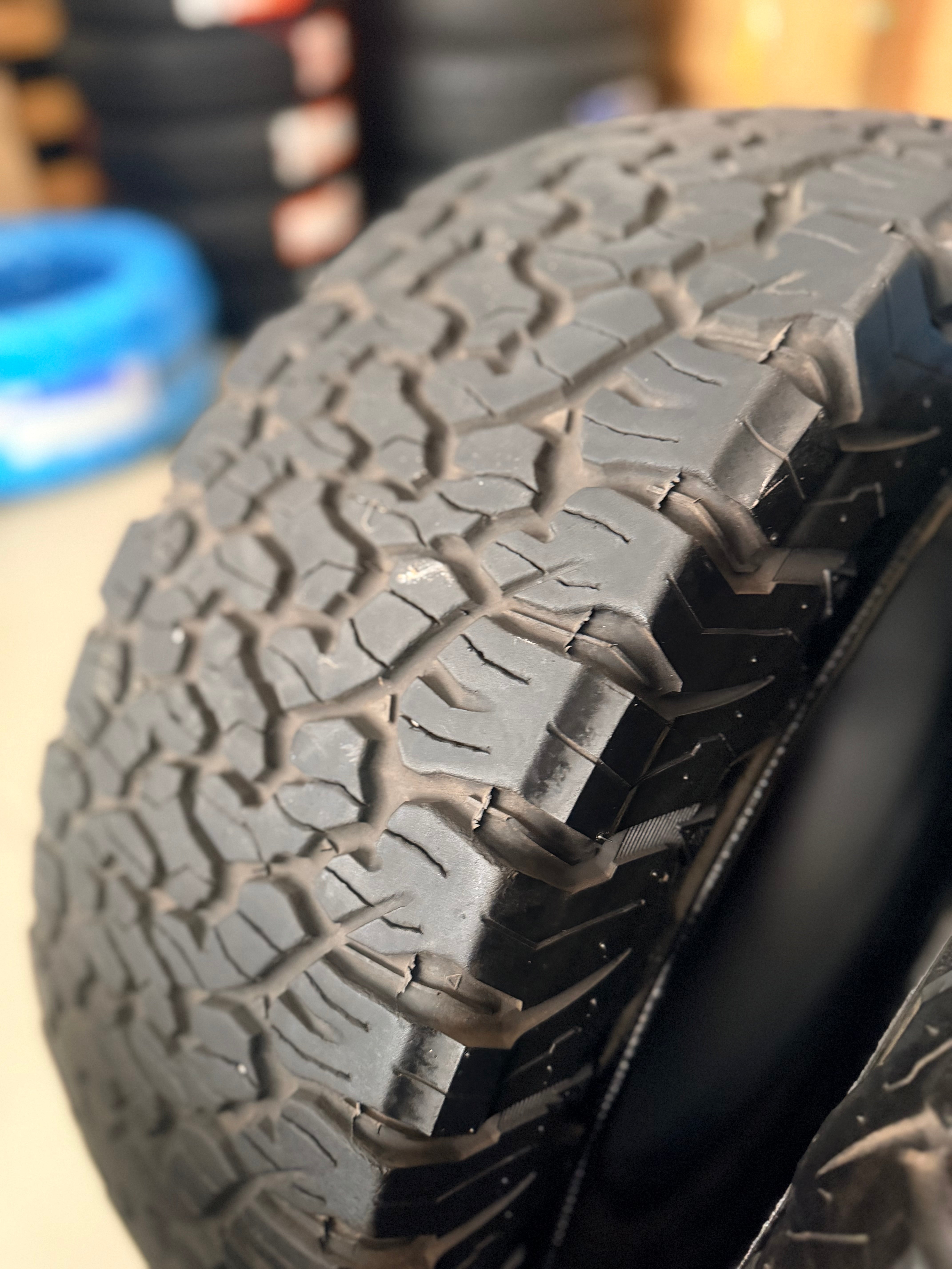 285/70/17  BF GOODRICH KO2 AT TYRES USED 50-60% thread   ( RAPTOR OEM TYRE) SOLD IN A SET OF 4