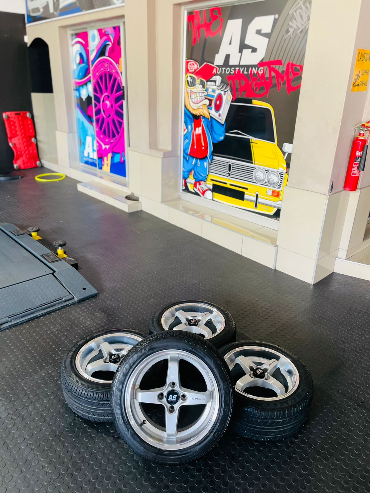 15” ORIGINAL LENSO MAGLIGHTS 4/100 PRE OWNED / USED RIMS - Autostyling Klerksdorp