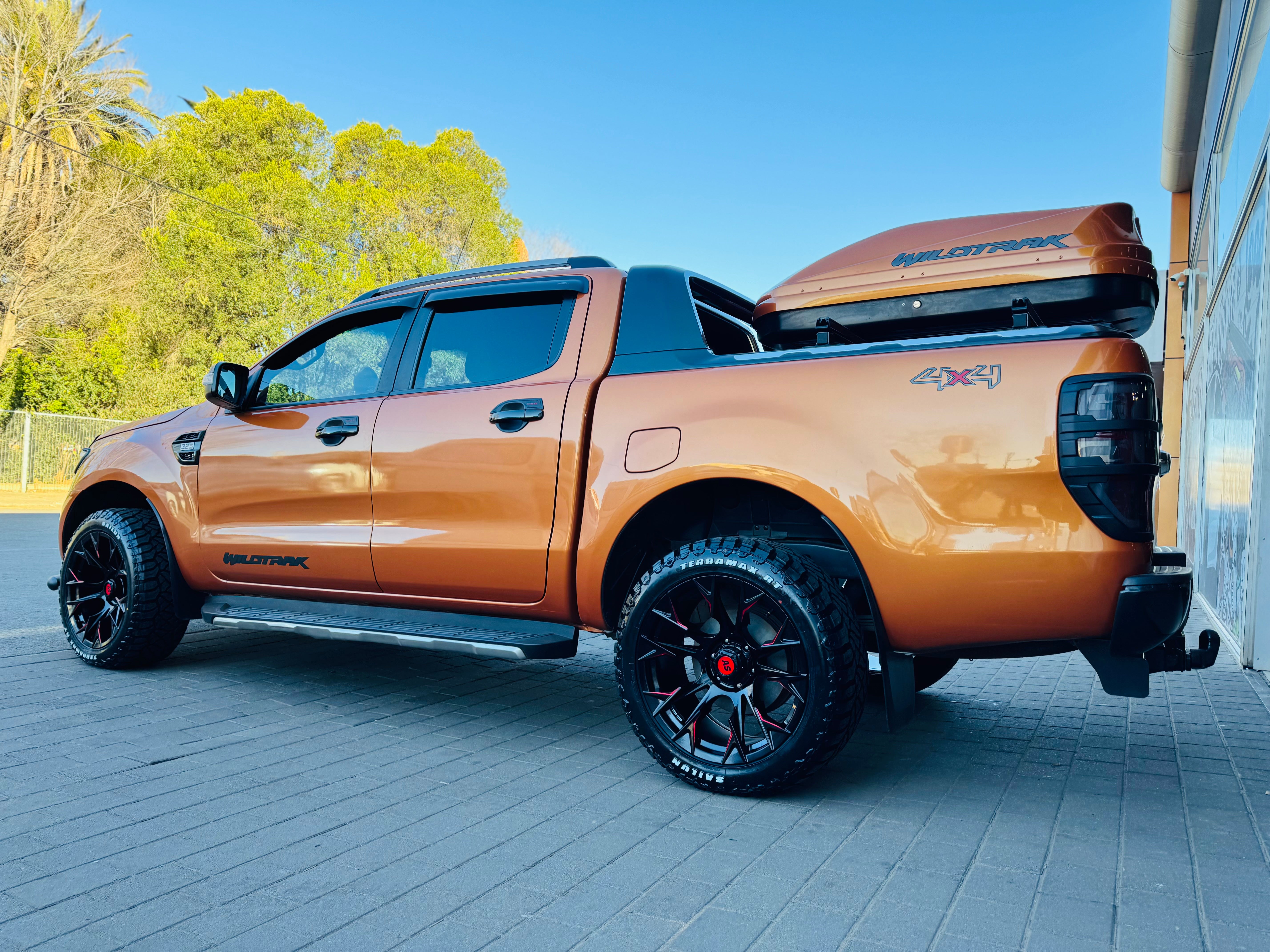 20” XPF15 20X10j 6x139BAKKIE GLOSS BLACK RIMS