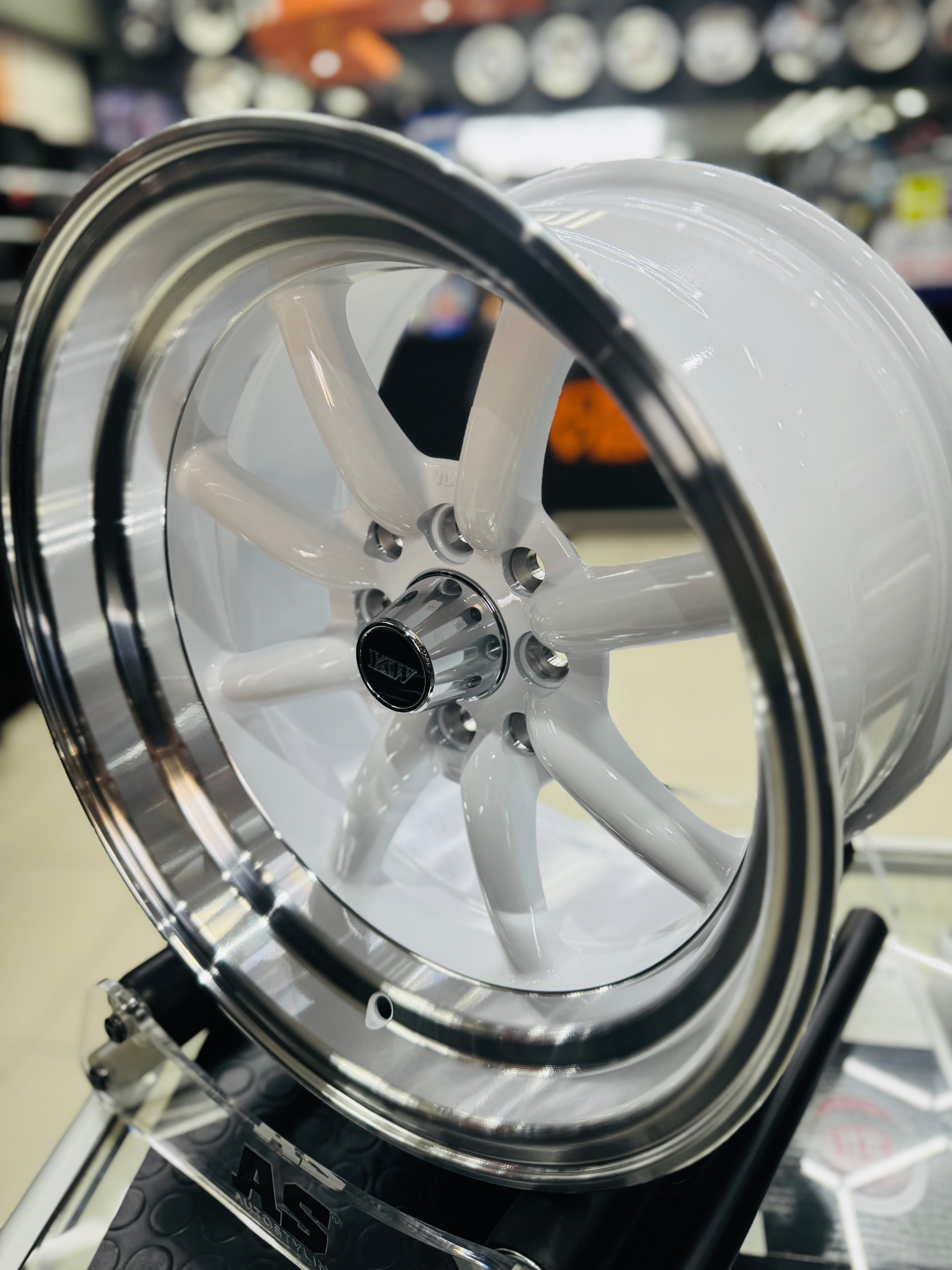 15” AS-WATA 8J/9J  4/100 4/114 WHITE RIMS