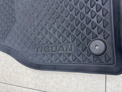 VW TIGUAN 2020+ OEM rubber mats ( PREOWNED )