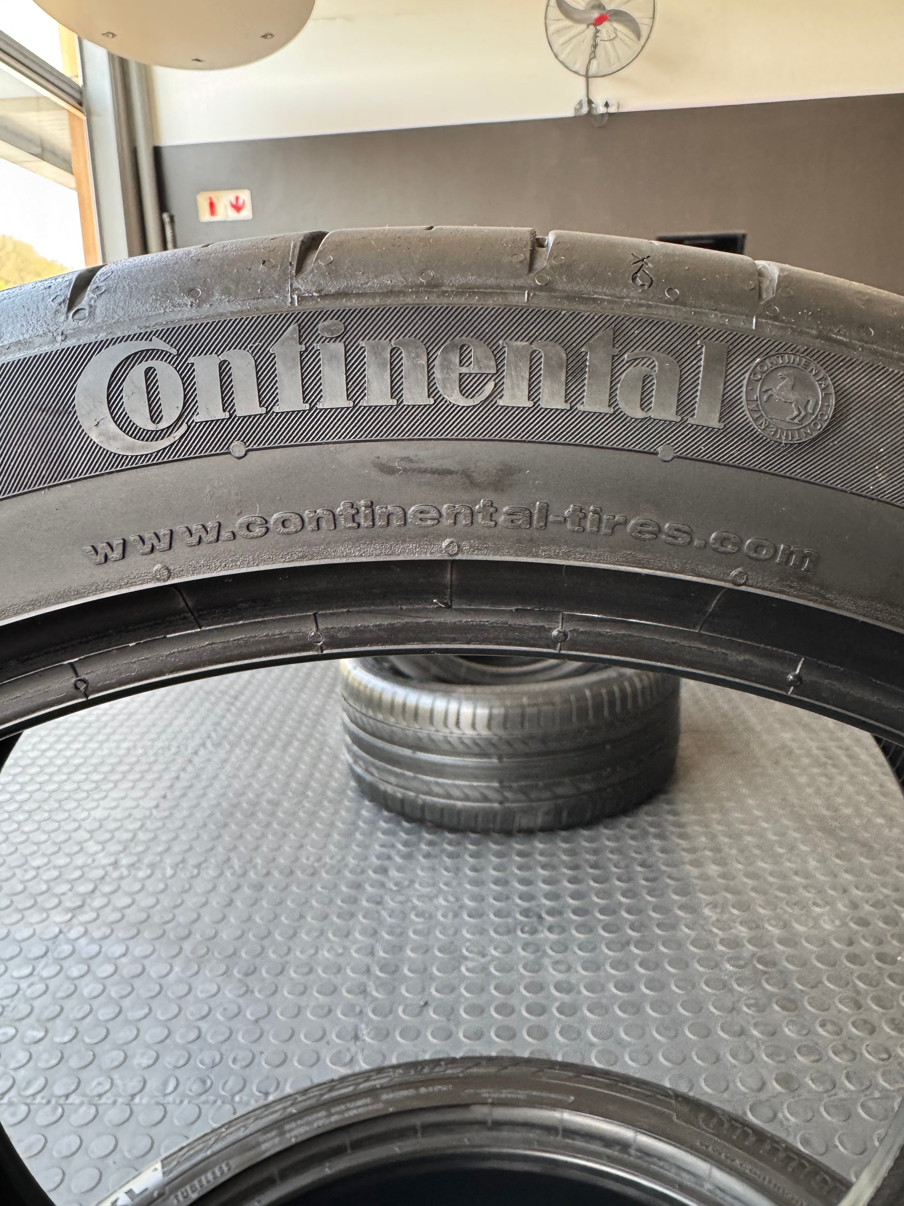 255/40/20 CONTINENTAL  SPORT CONTAC 5 TYRES  (USED) 50% TREAD sold in set of 2
