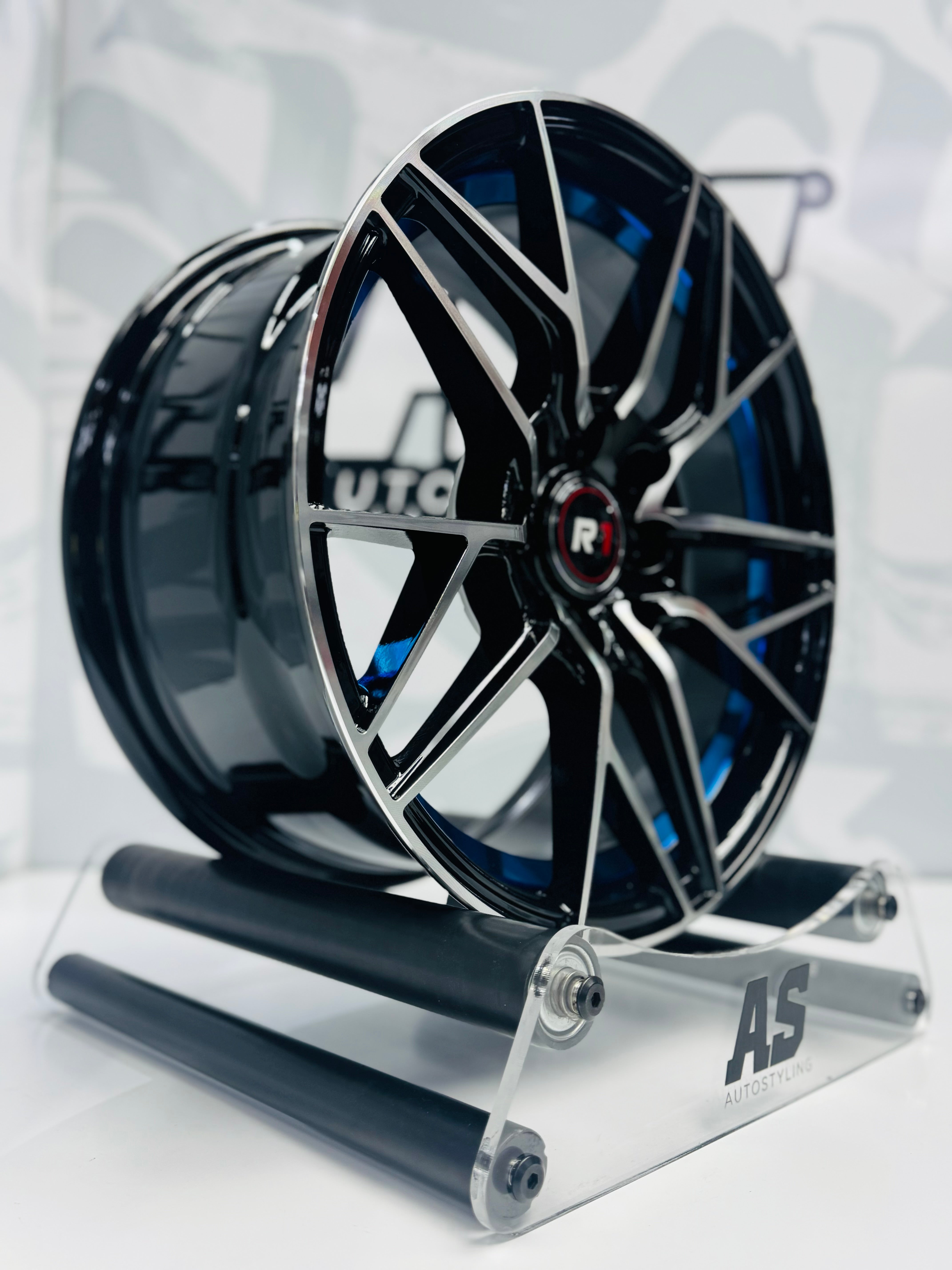 15” M8962 4x100 4x114  Machine black / blue - Autostyling Klerksdorp