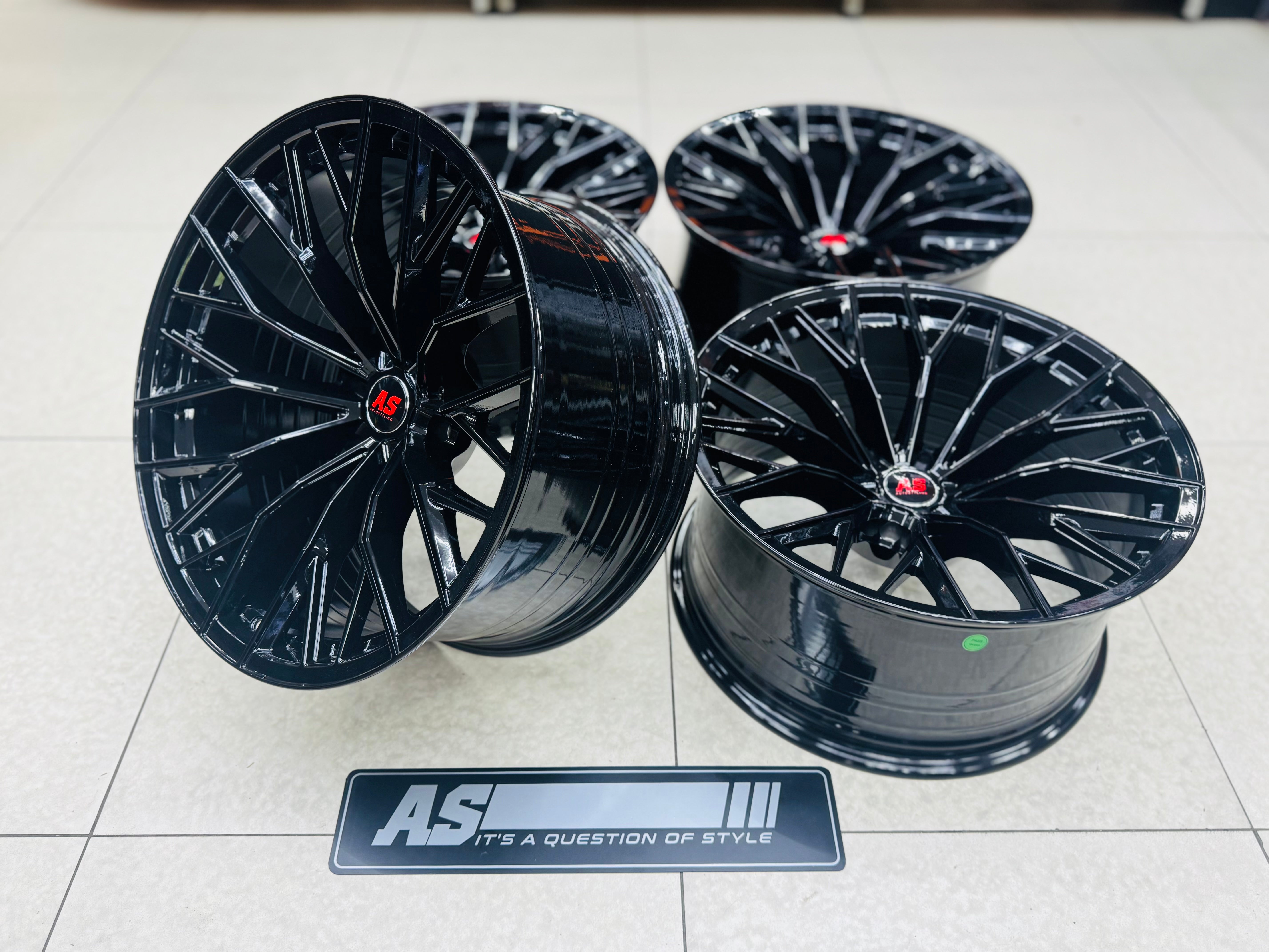 20” CONCAVO 06 GLOSS BLACK  BAKKIE RIMS 6/139 PCD