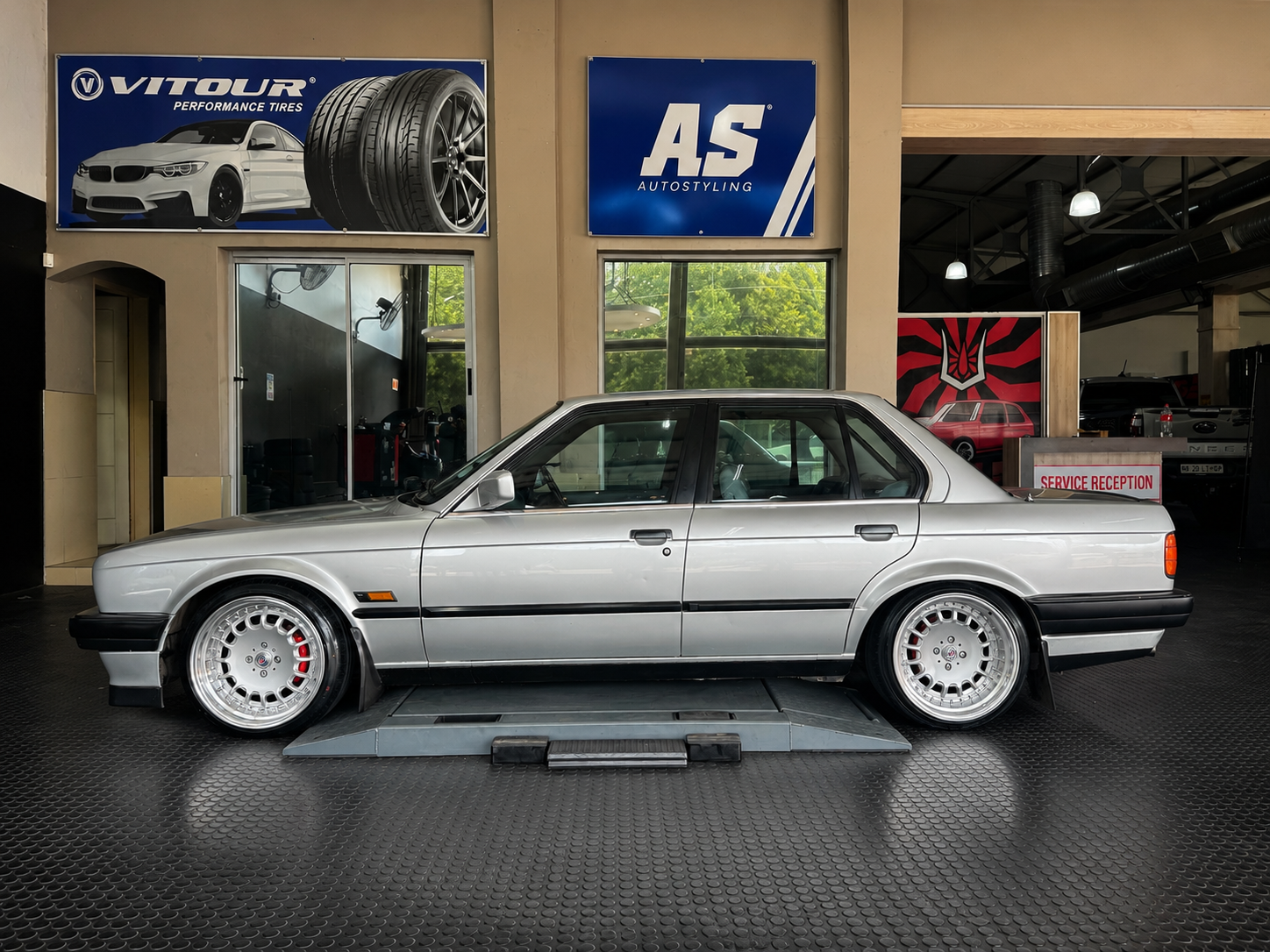 17” AS- E30 BOTTLE CAPS   8.5/10j 4/100  SILVER - Autostyling Klerksdorp