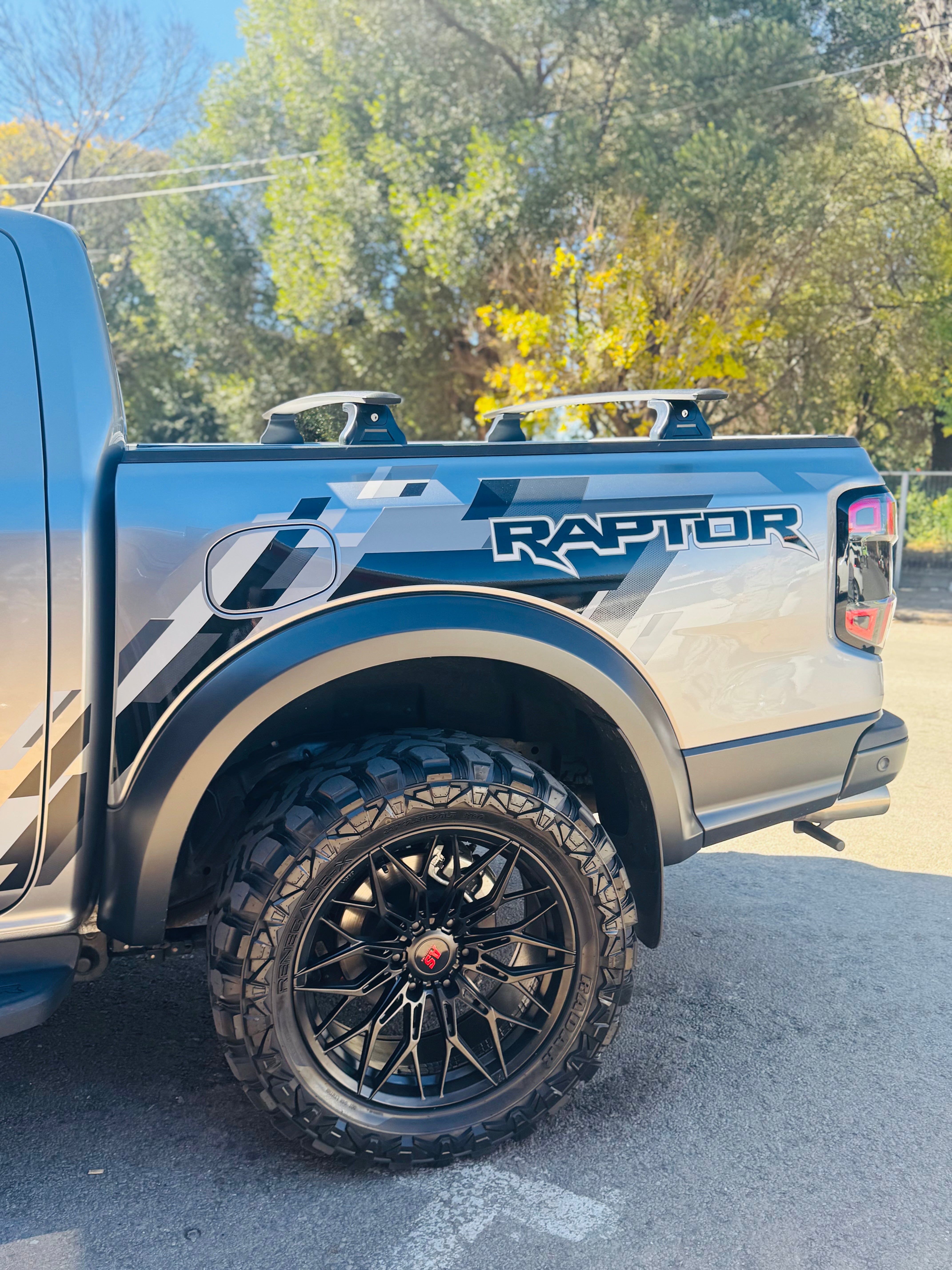 AR-Line cross  BAR FOR MOST BAKKIES