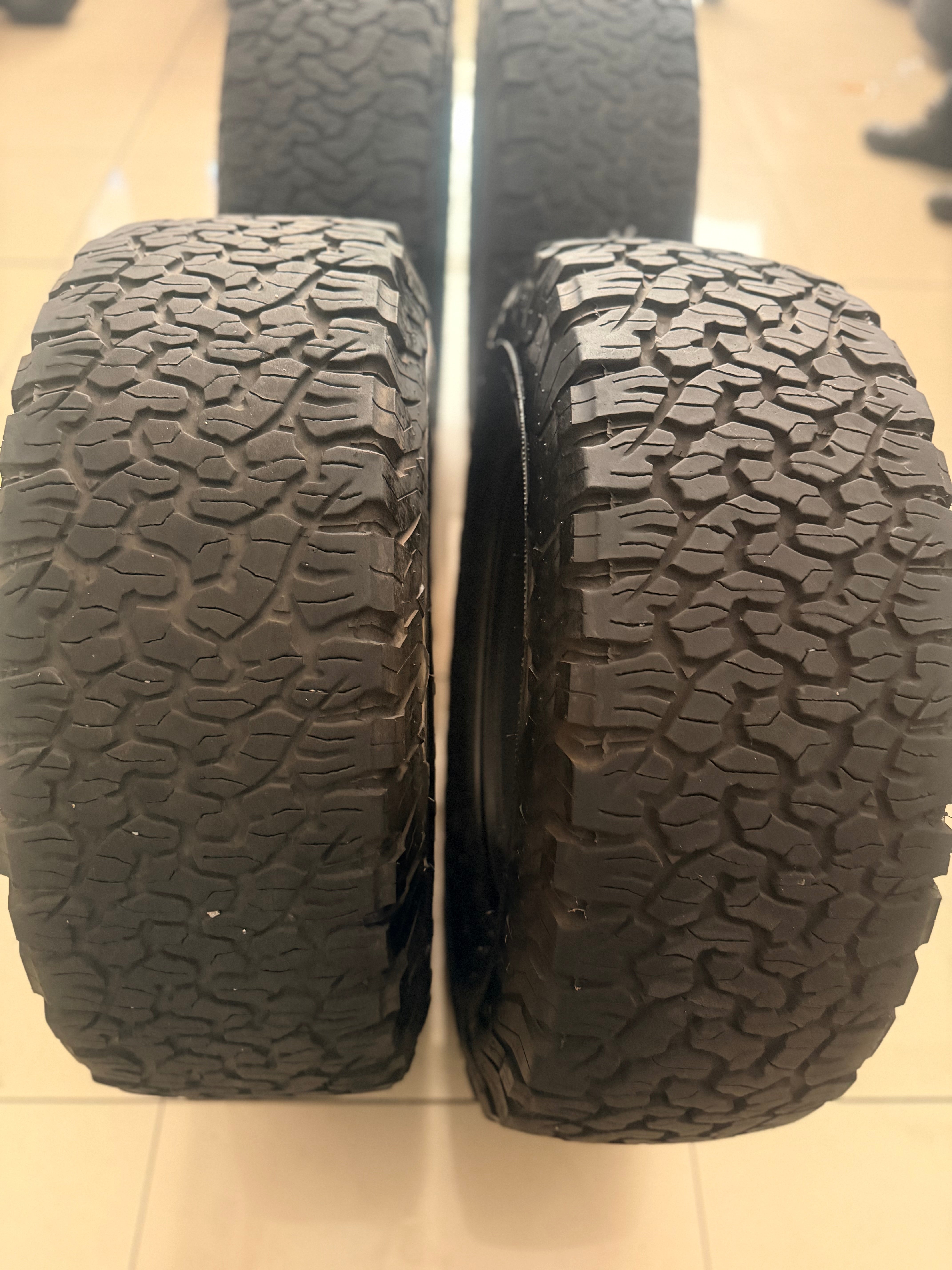 285/70/17  BF GOODRICH KO2 AT TYRES USED 50-60% thread   ( RAPTOR OEM TYRE) SOLD IN A SET OF 4