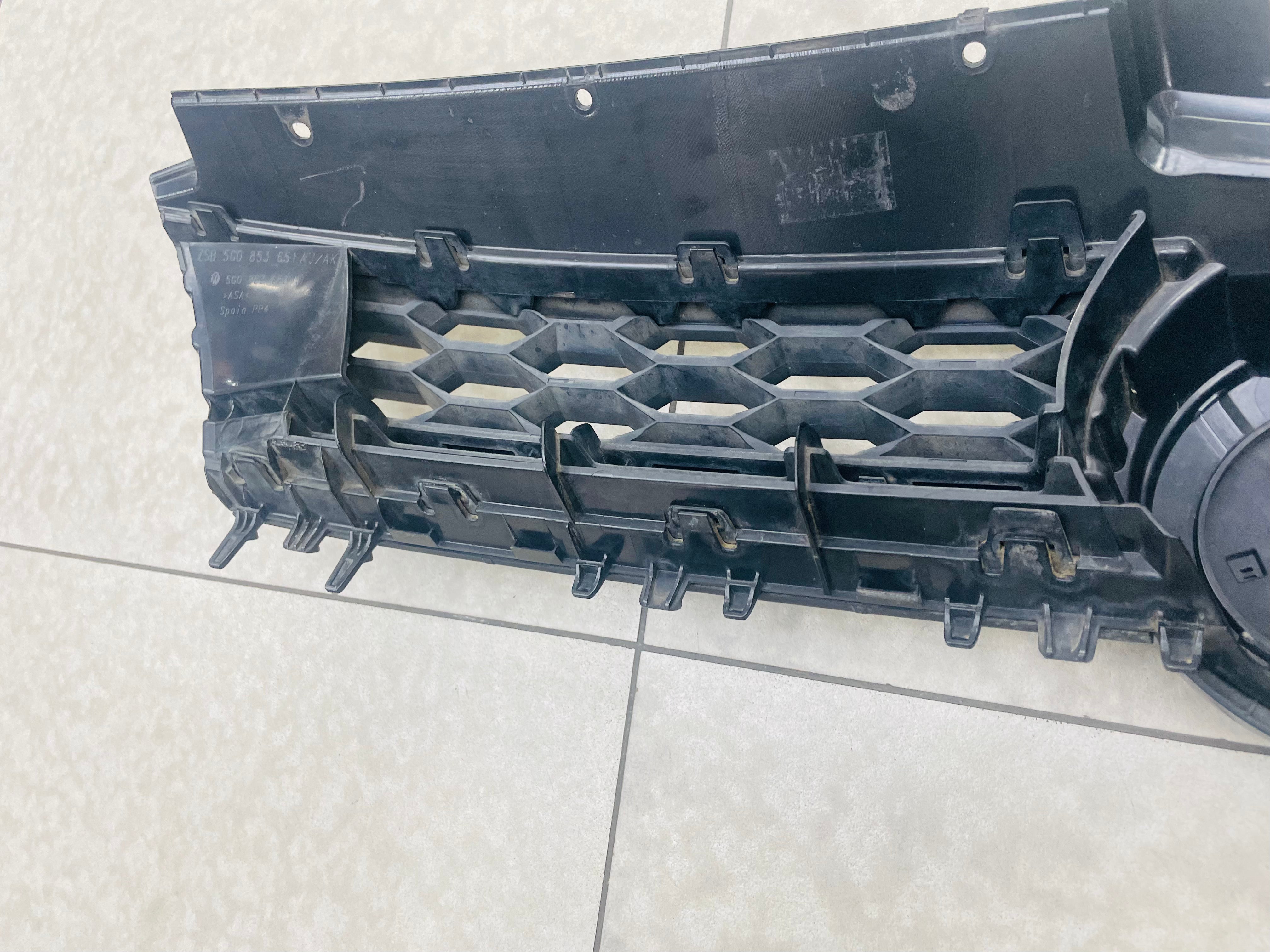 OEM VW GOLF MK7 GTI PREOWNED GRILL