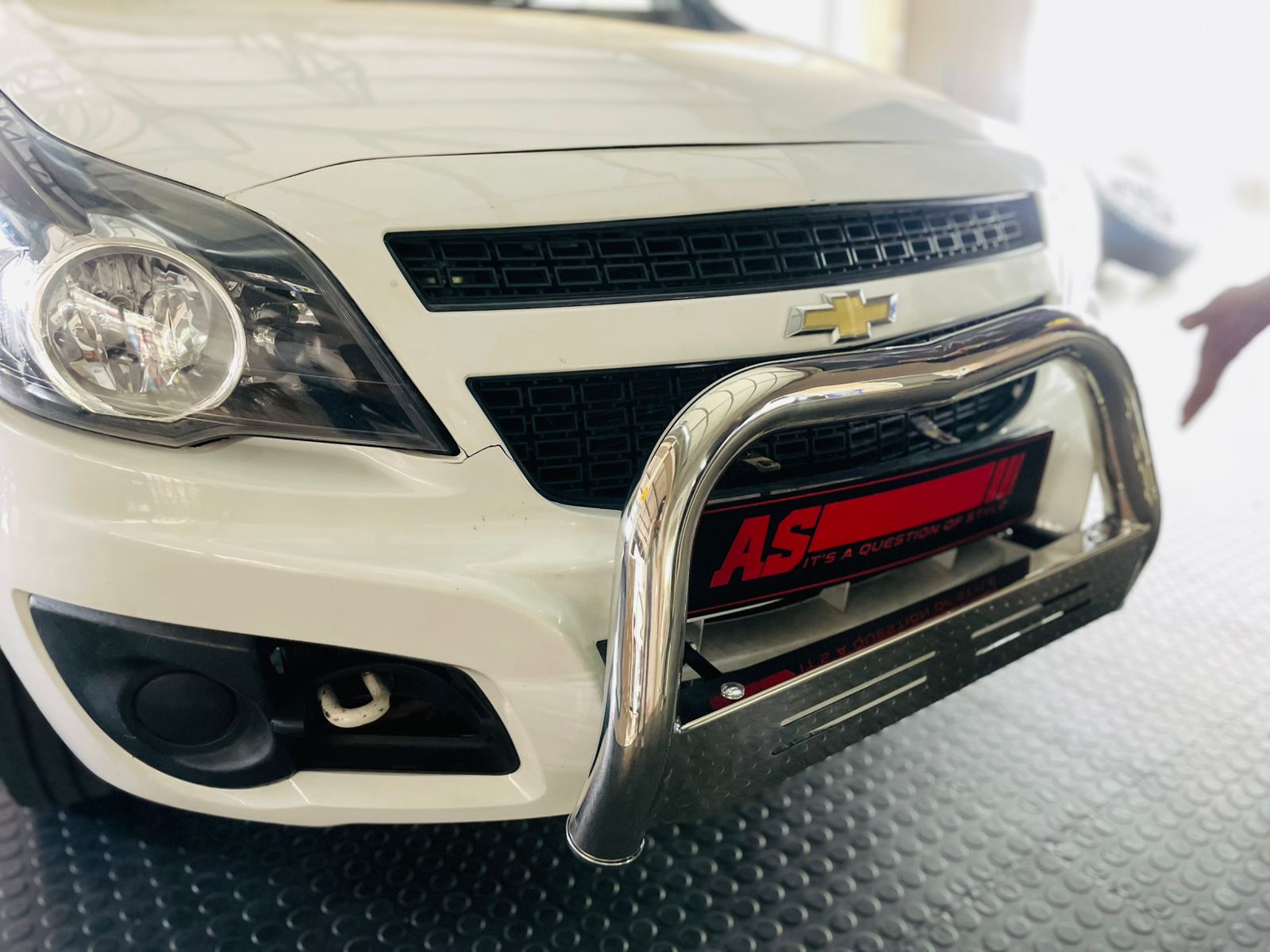CHEV UTILITY 2012+ NUDGE BAR CHROME