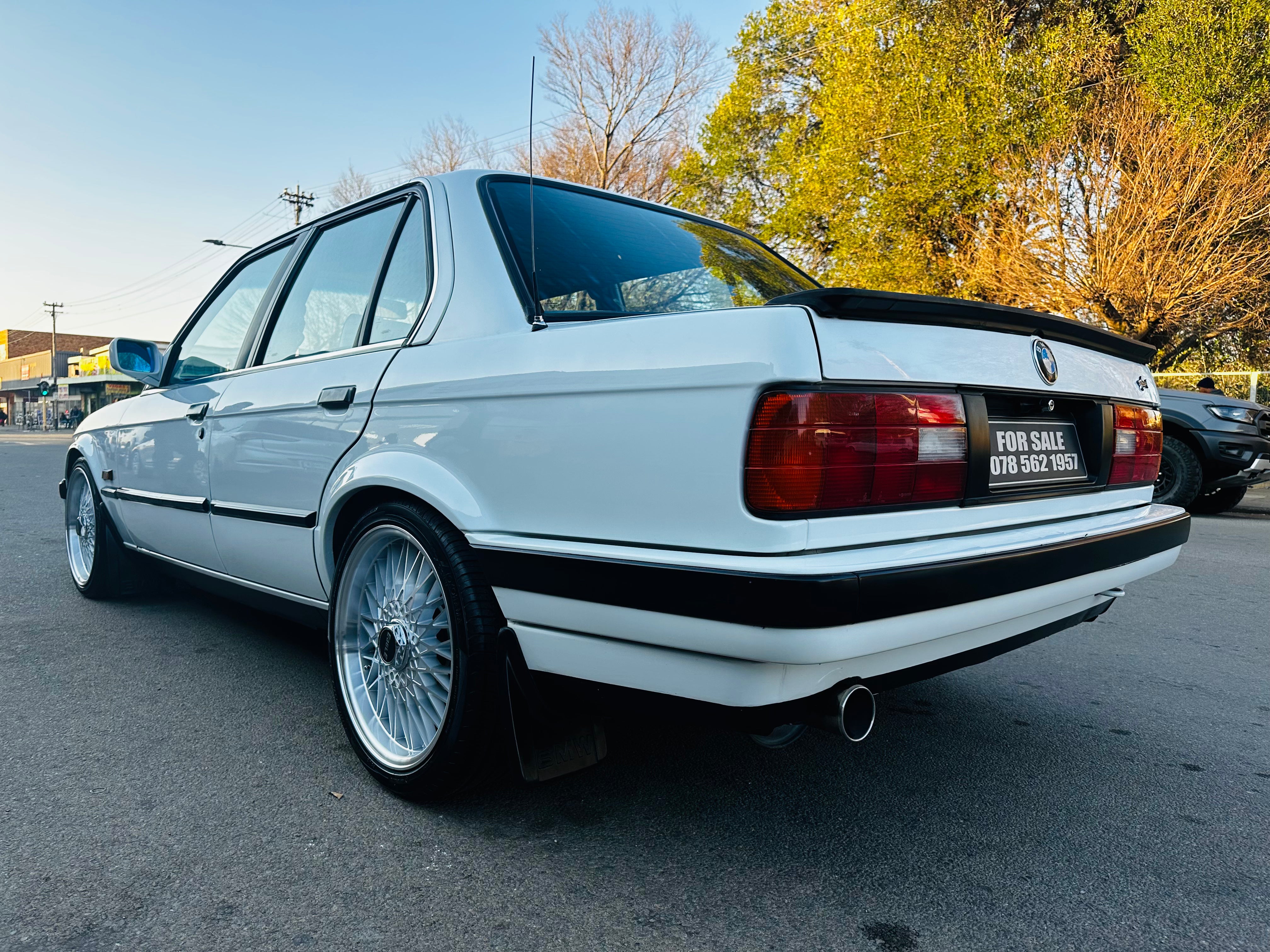 1990 BMW E30 320i Manual