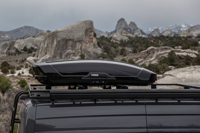 THULE ROOF BOX