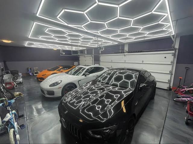 Autostyling Klerksdorp Hexagonal Grid Light Aluminium Ceiling Light LED Ceiling Lamp With Bulb (White) 2.4m x4.8m WHOLESALE PRICE DIRECT TO PUBLIC !