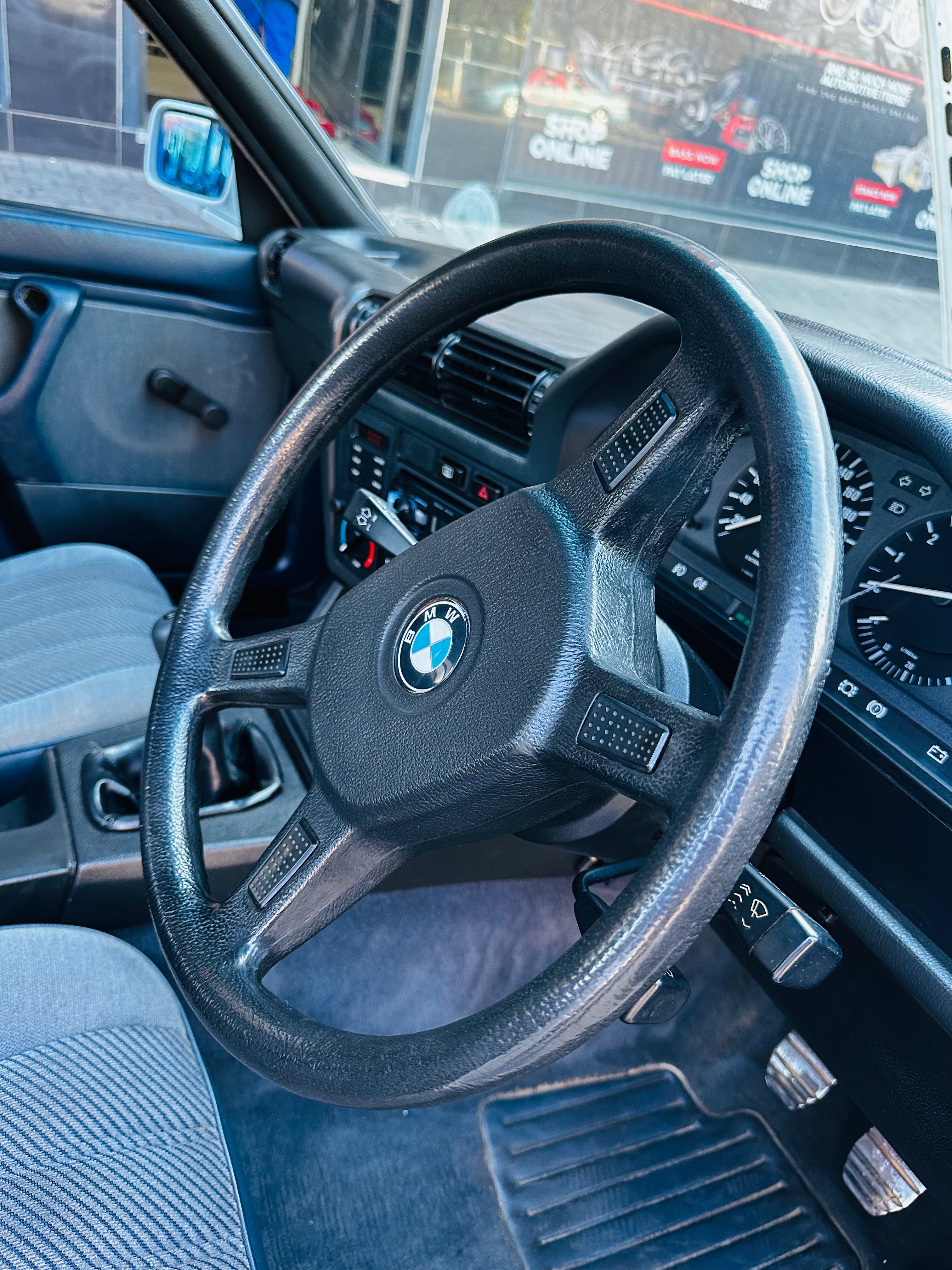 1990 BMW E30 320i Manual