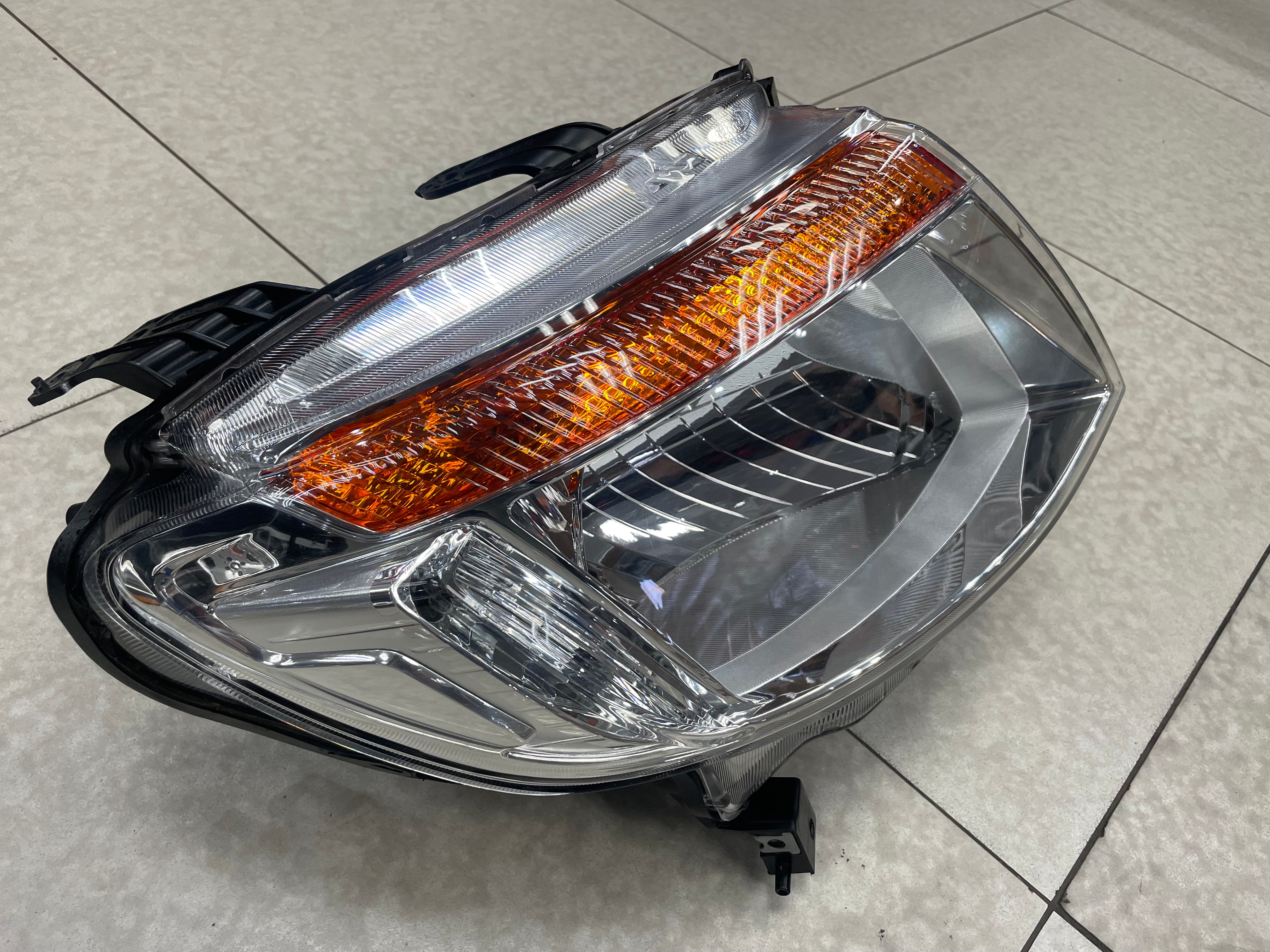 Ford ranger OEM 2012 PREOWNED headlight RIGHT