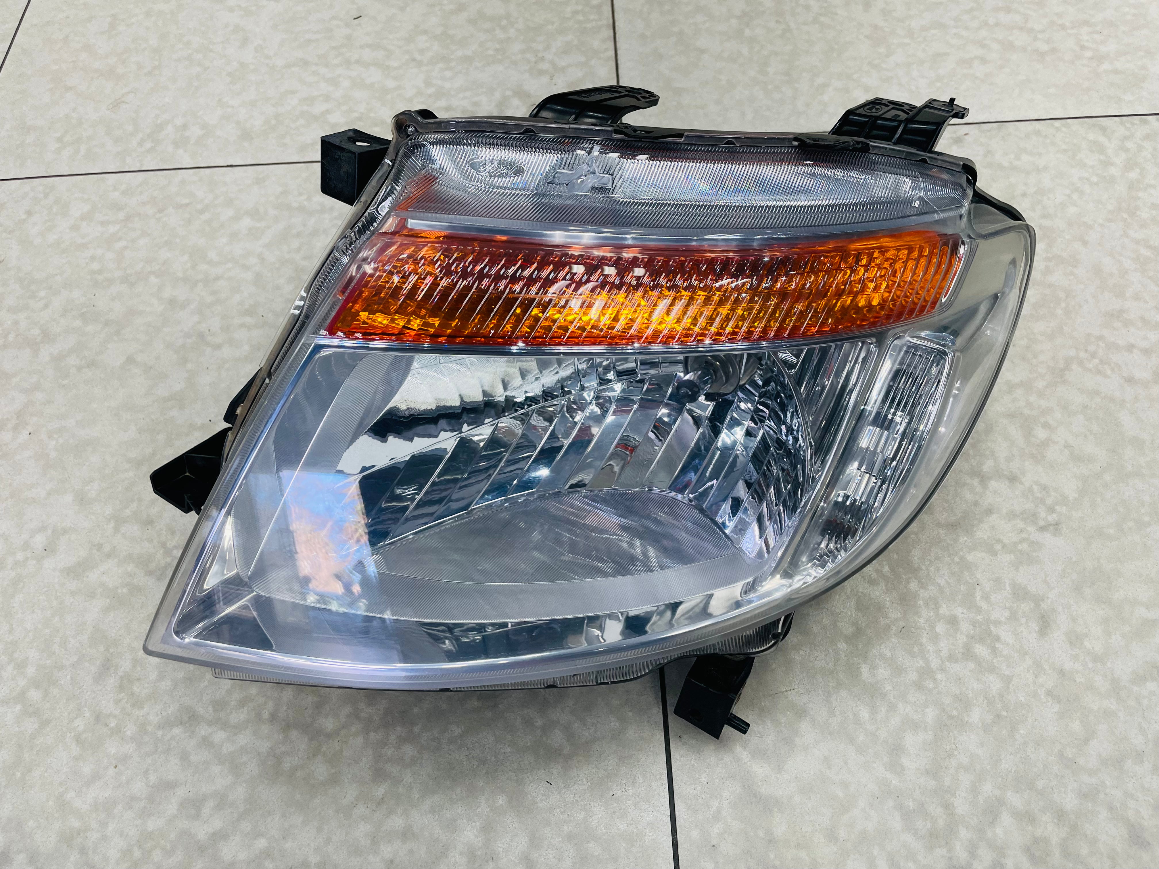 Ford ranger OEM 2012 PREOWNED headlight