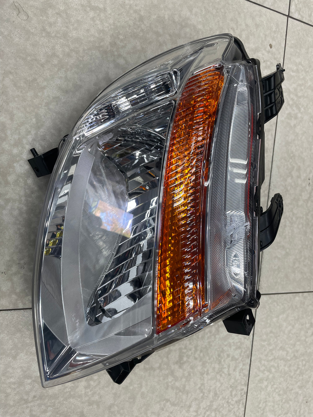 Ford ranger OEM 2012 PREOWNED headlight RIGHT