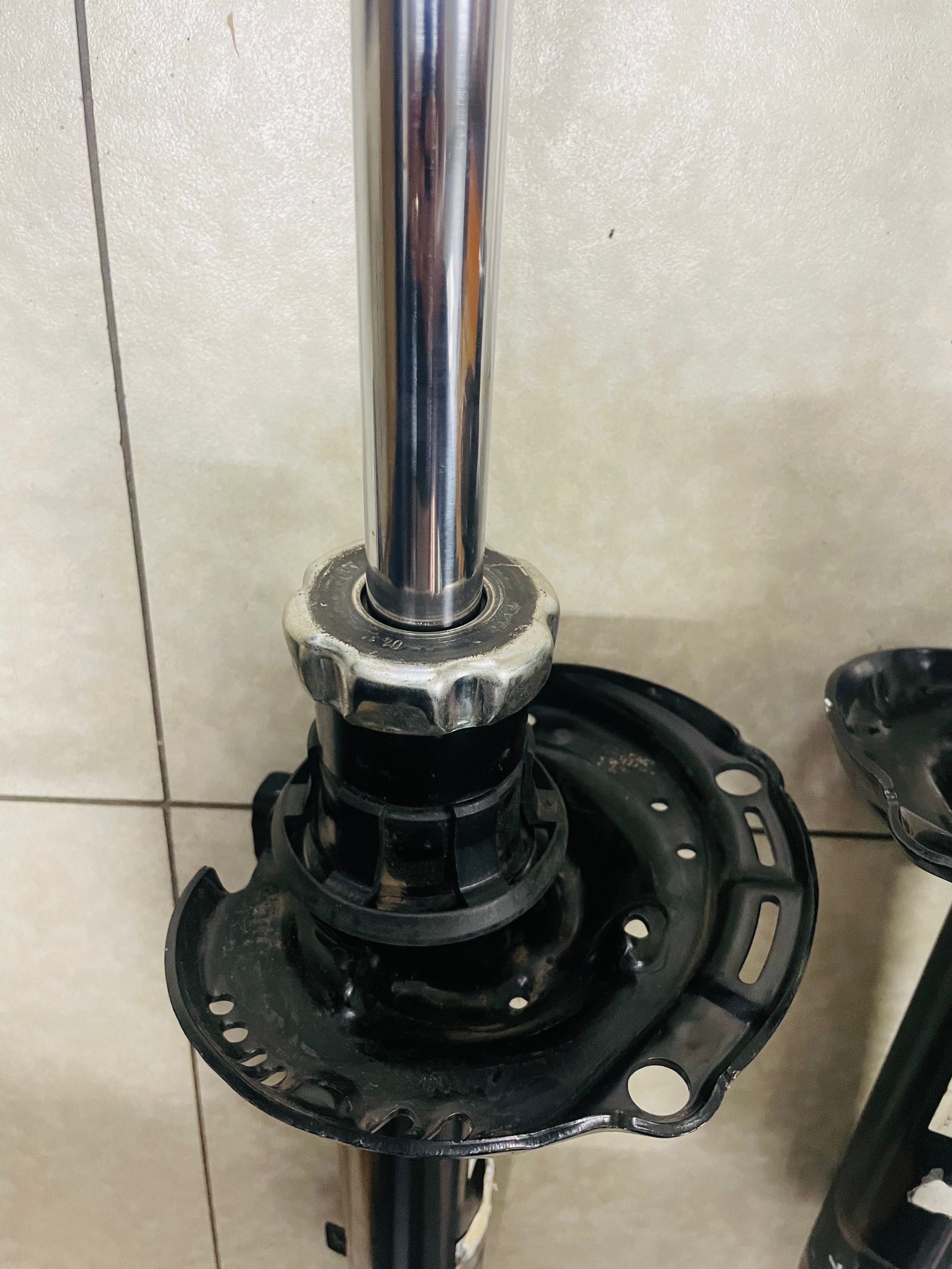 VW GOLF 7 GTI OEM USED FRONT SHOCKS