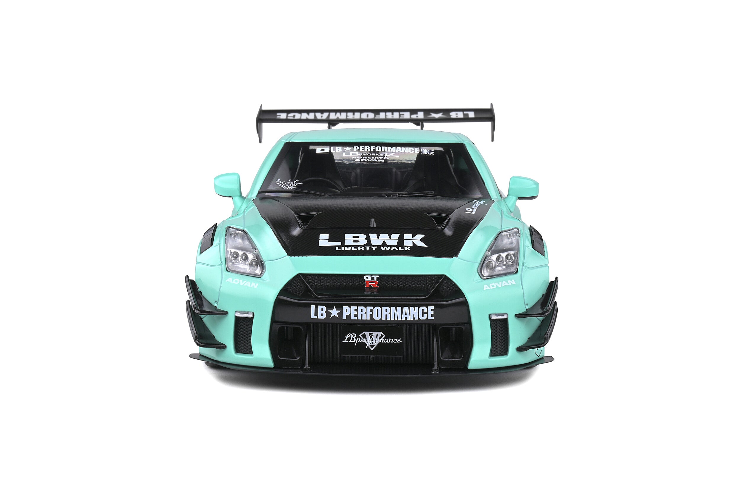 SOLIDO 1:18 SCALE MODEL CAR NISSAN GTR35 LB WALK