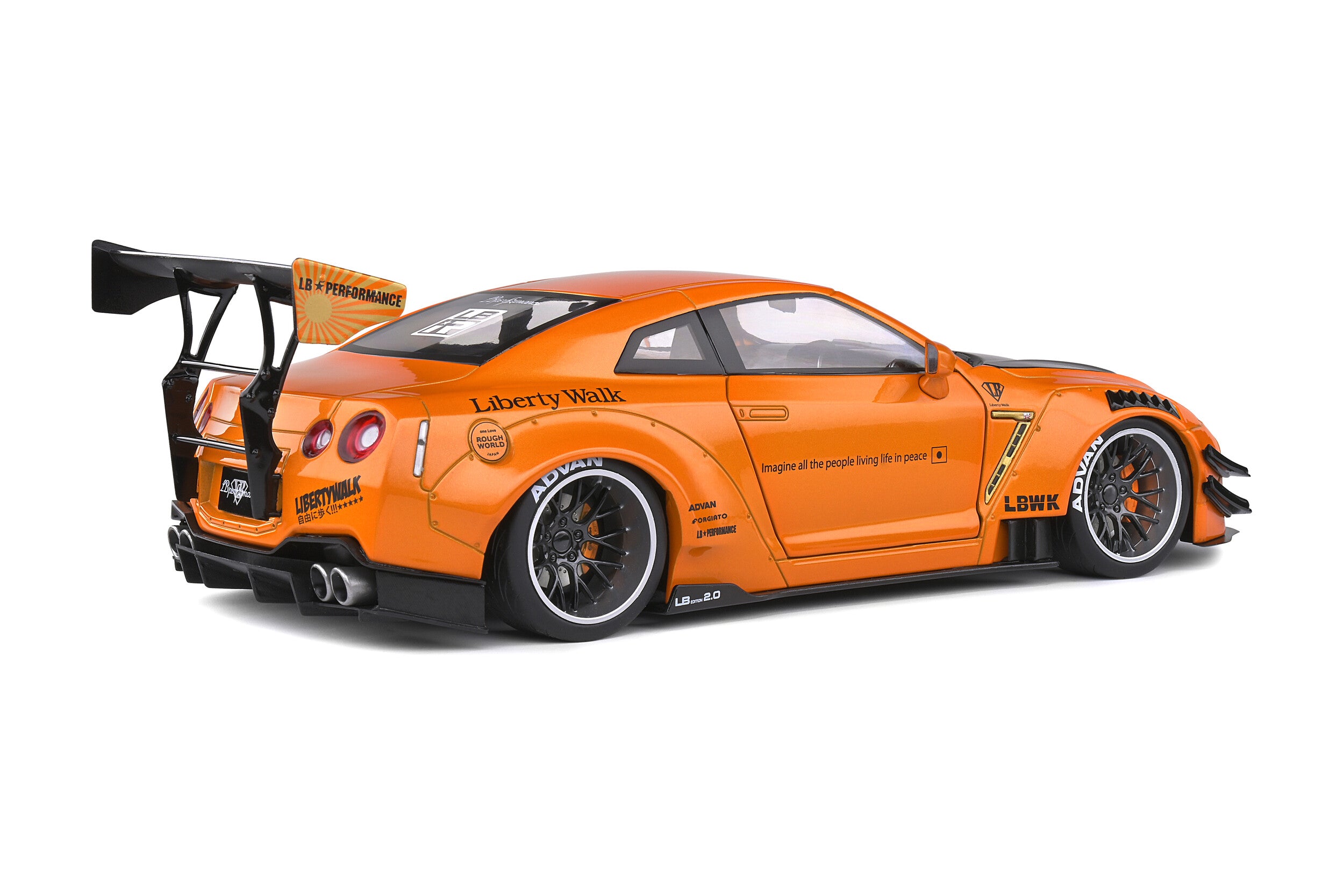 SOLIDO 1:18 SCALE MODEL CAR NISSAN GTR35 LB WALK