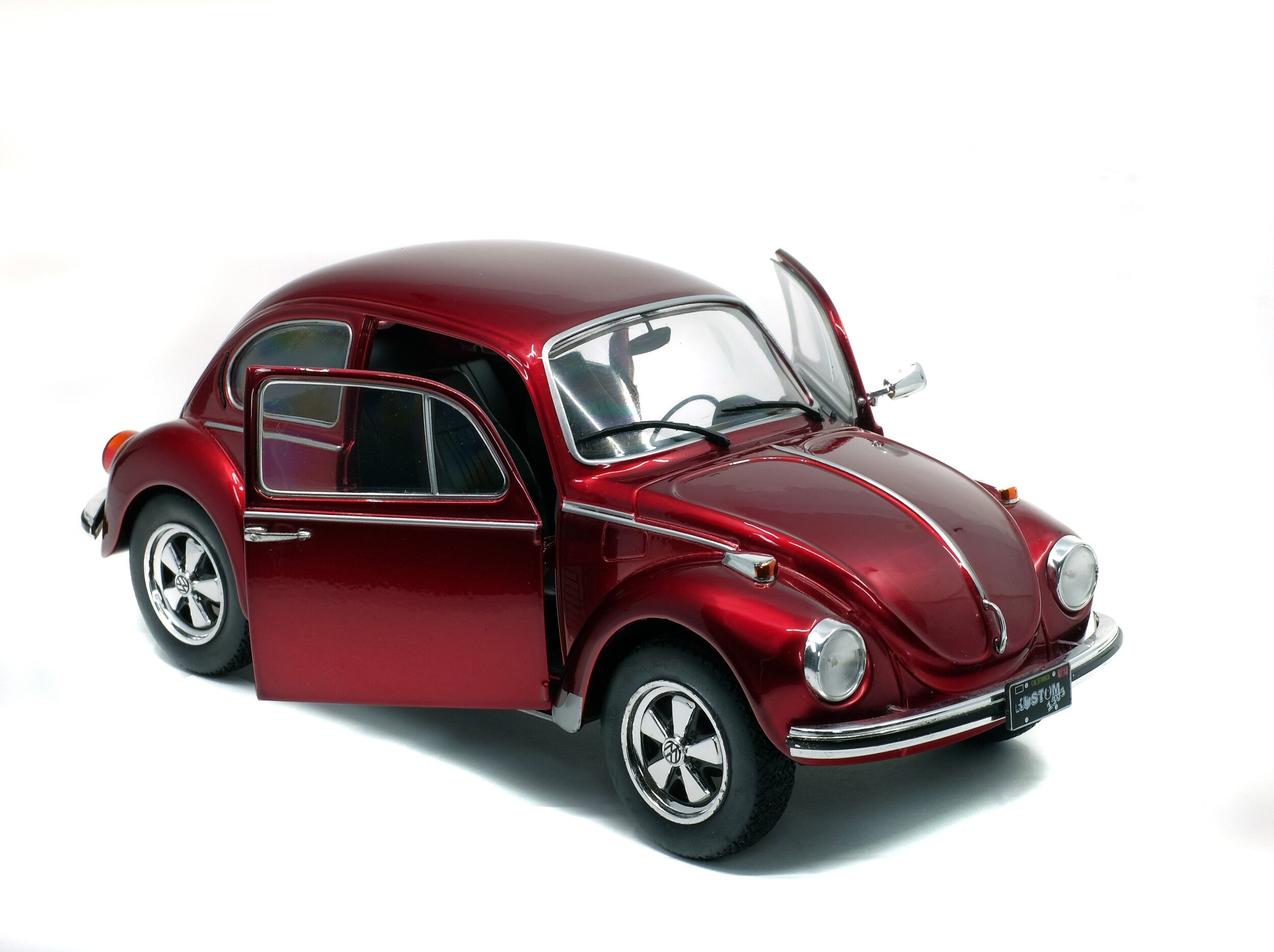 SOLIDO 1:18 SCALE MODEL CAR VW BEETLE SPORT 1303 1974