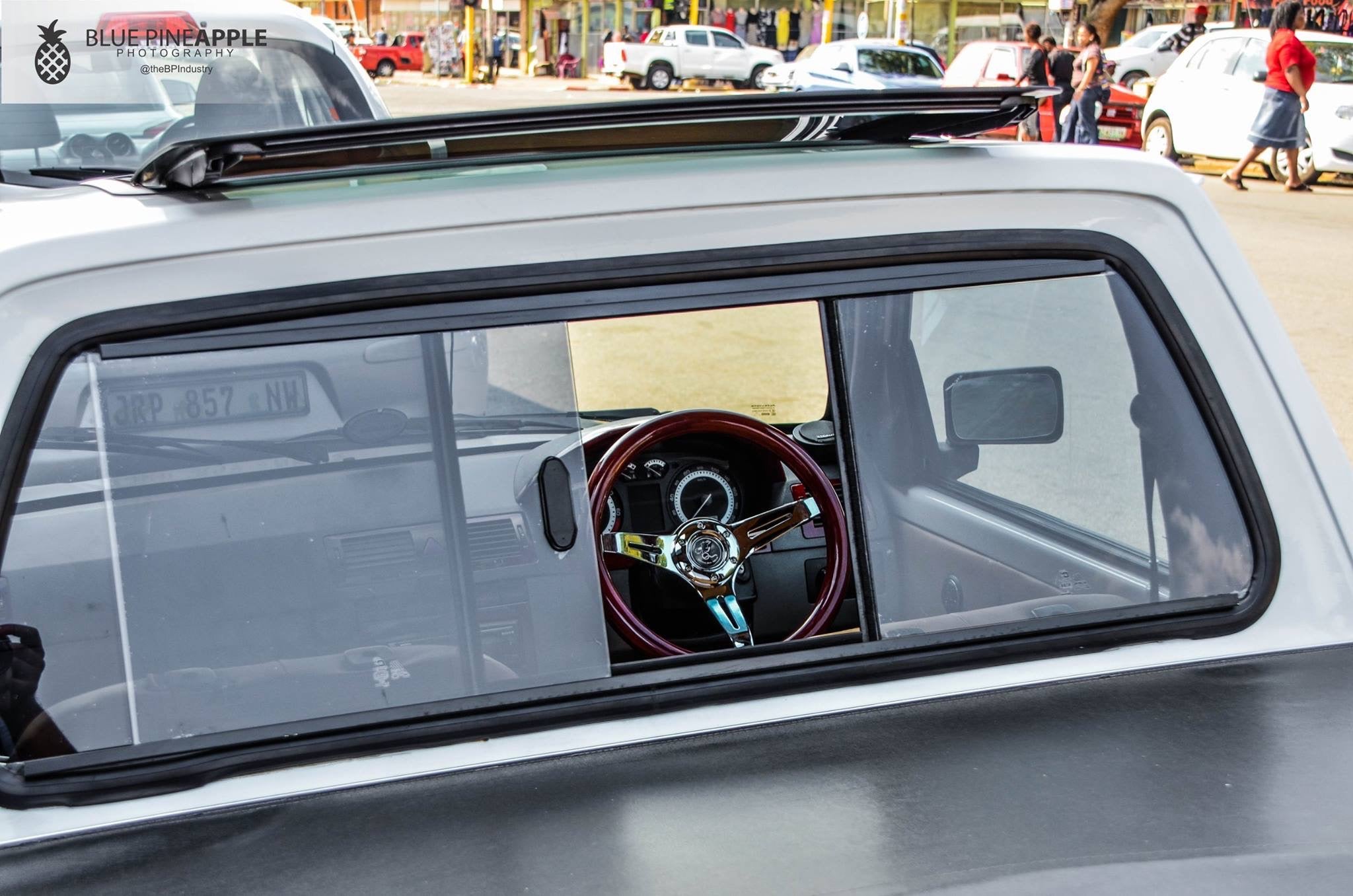 WOODEN STEERING WHEEL 330MM