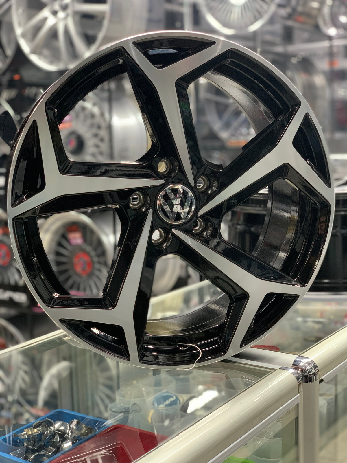 18” AS-R 5/112 BLACK MACHINE FACE