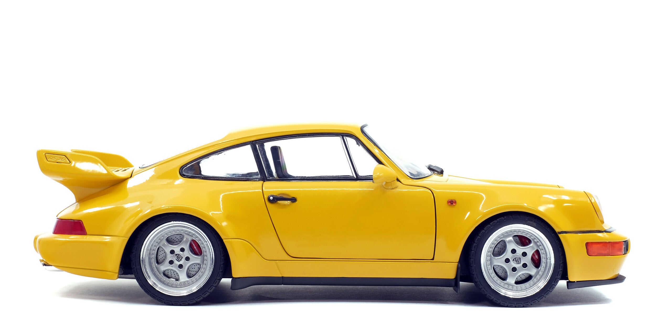 SOLIDO 1:18 SCALE MODEL CAR PORSCHE 911/964 RS3.8 1990