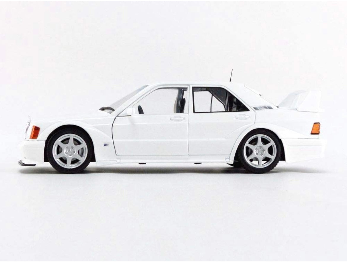 SOLIDO 1:18 SCALE MODEL CAR MERCEDES 190E EVO2