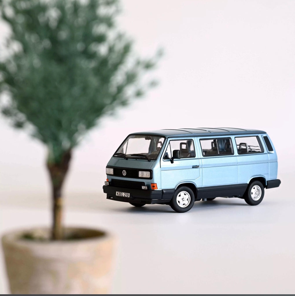 Norev 1/18 Volkswagen Multivan 1990 Bronze Métallisé - Modèle 188543