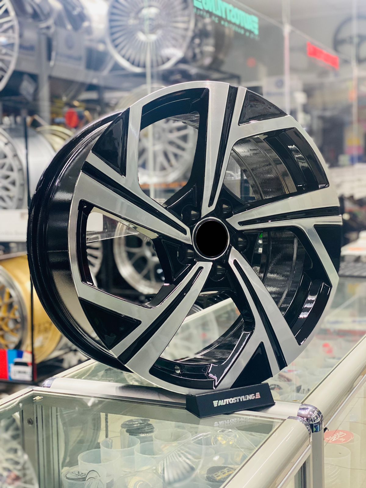 17” V-DUB  5851