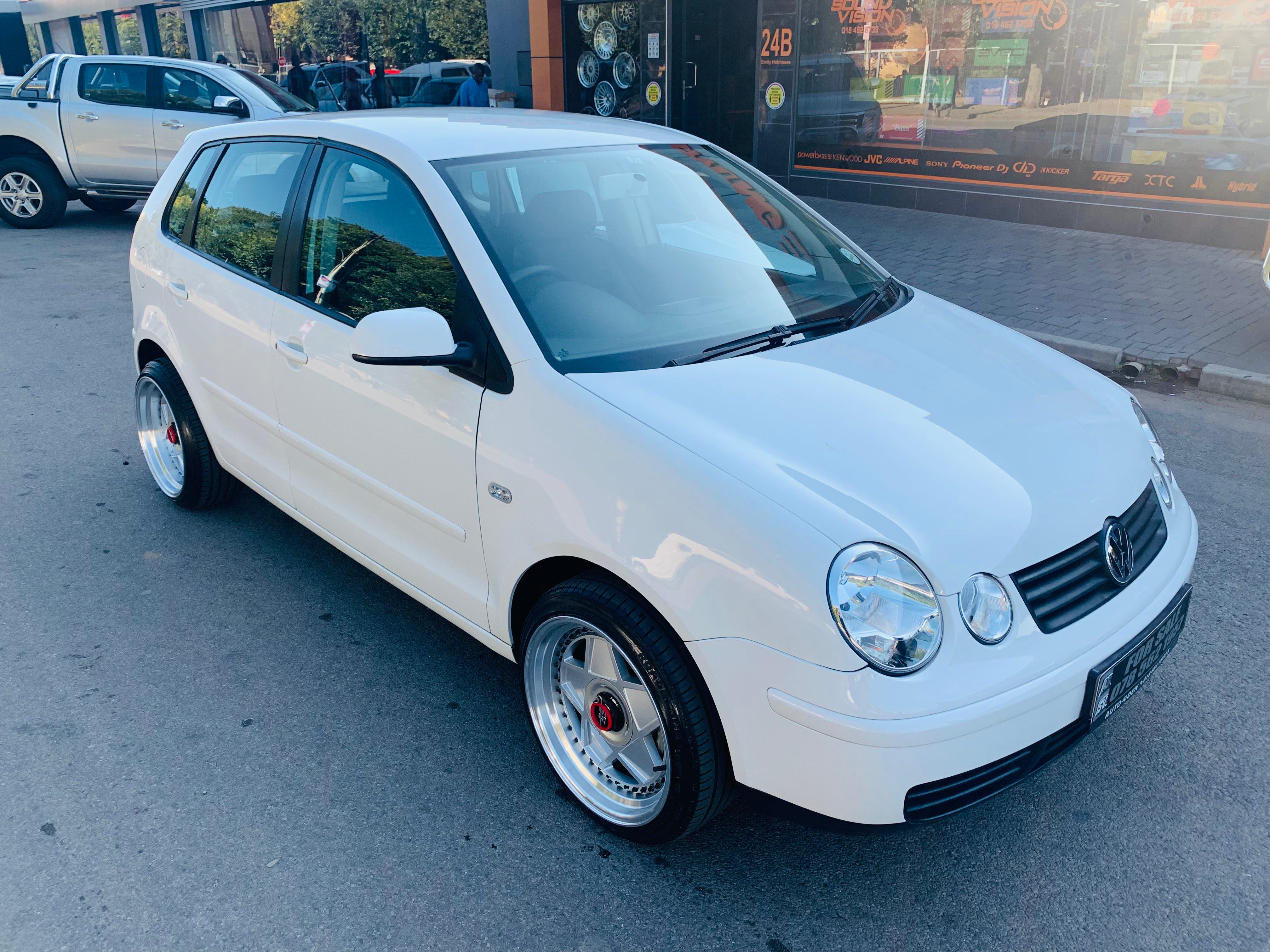 2005 POLO 1.6i with only 61000km