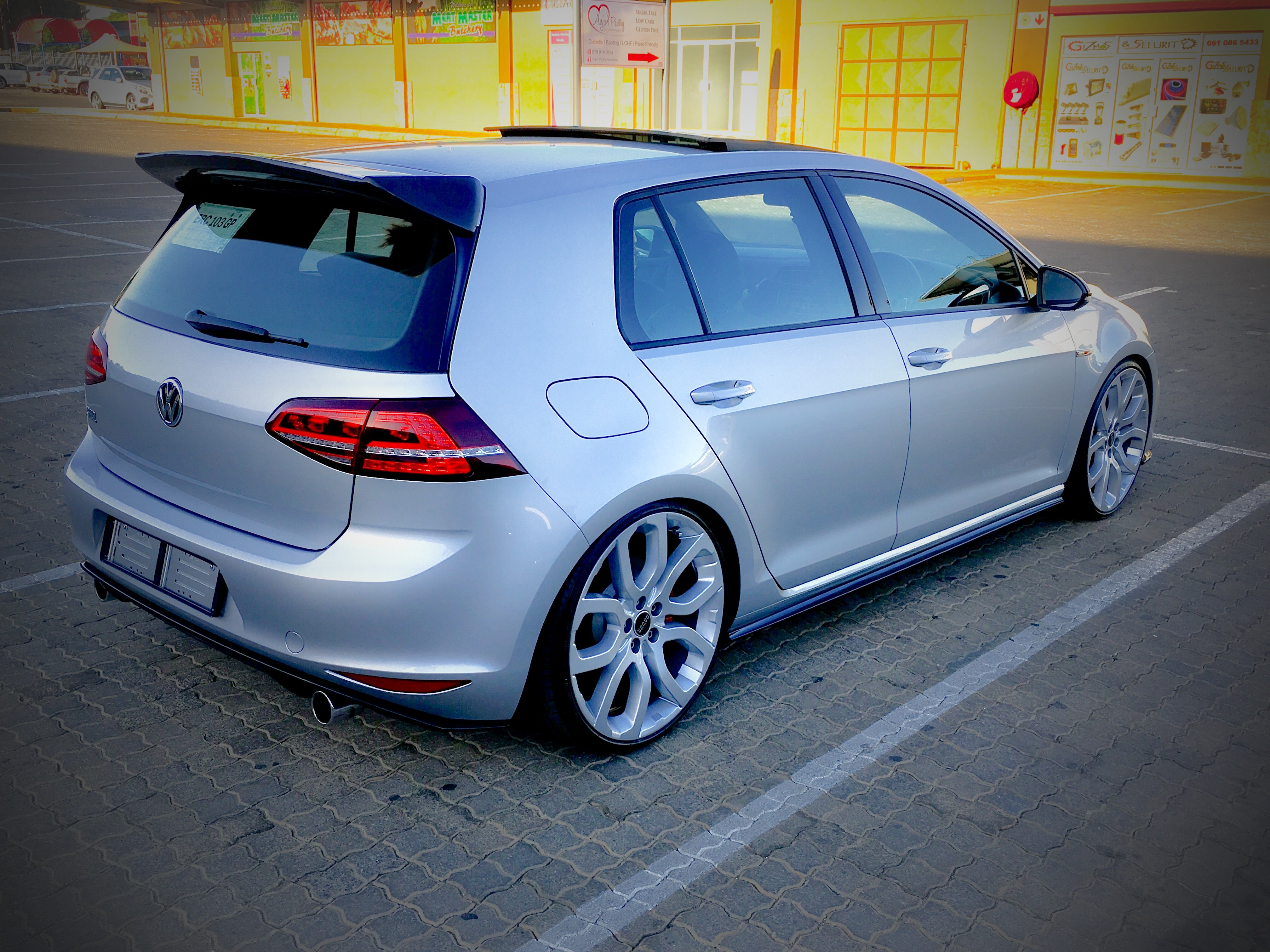 VW GOLF MK7 ROOFSPOILER