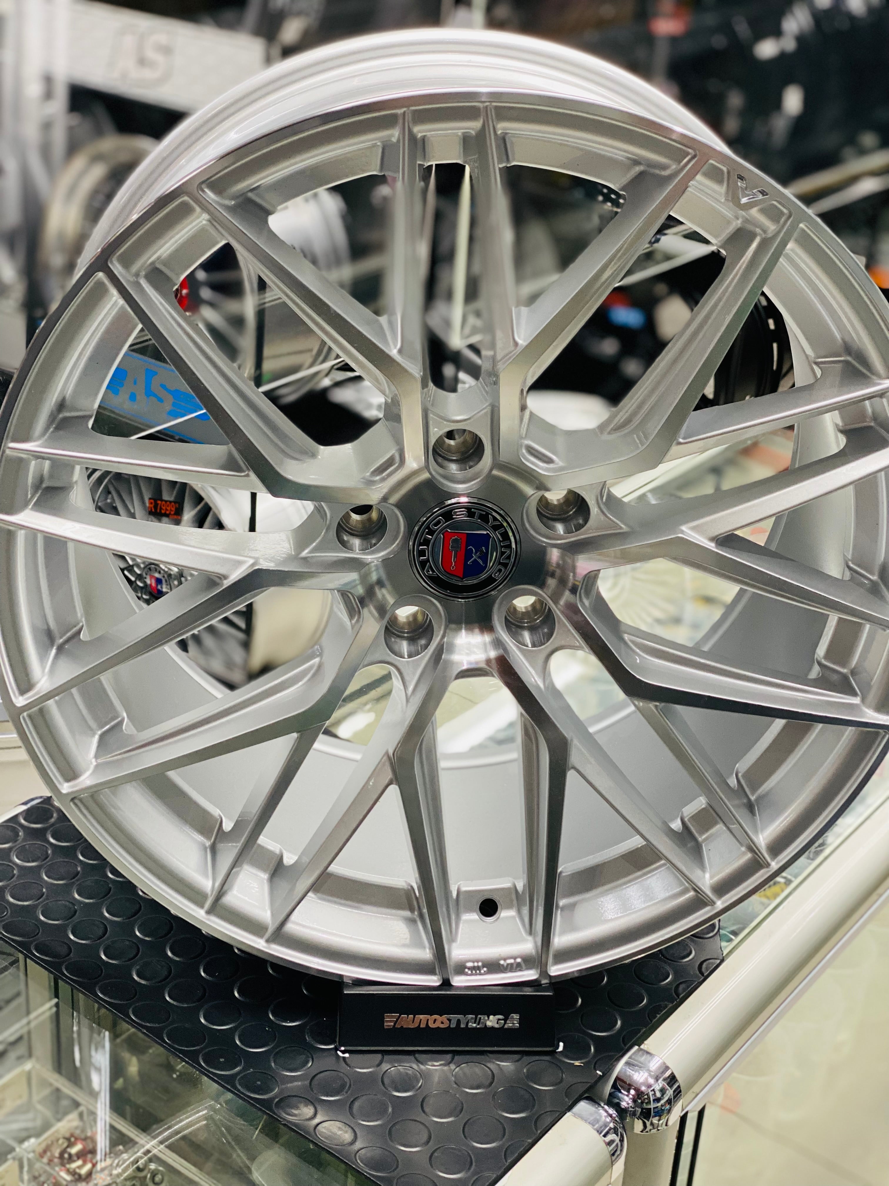 19” F811202