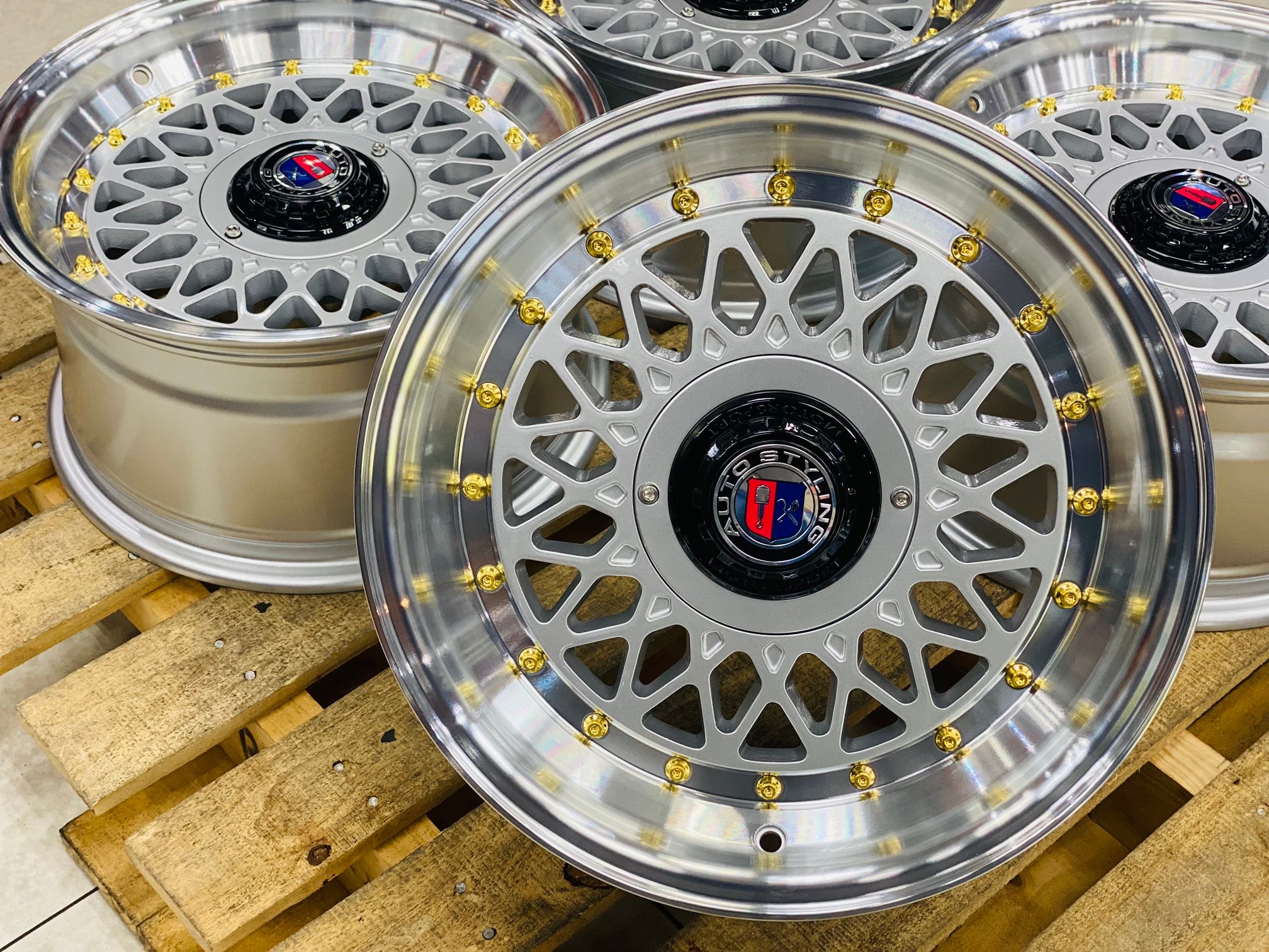 15” AS-P/MESH 4/100 5/100 SILVER + GOLD STUD
