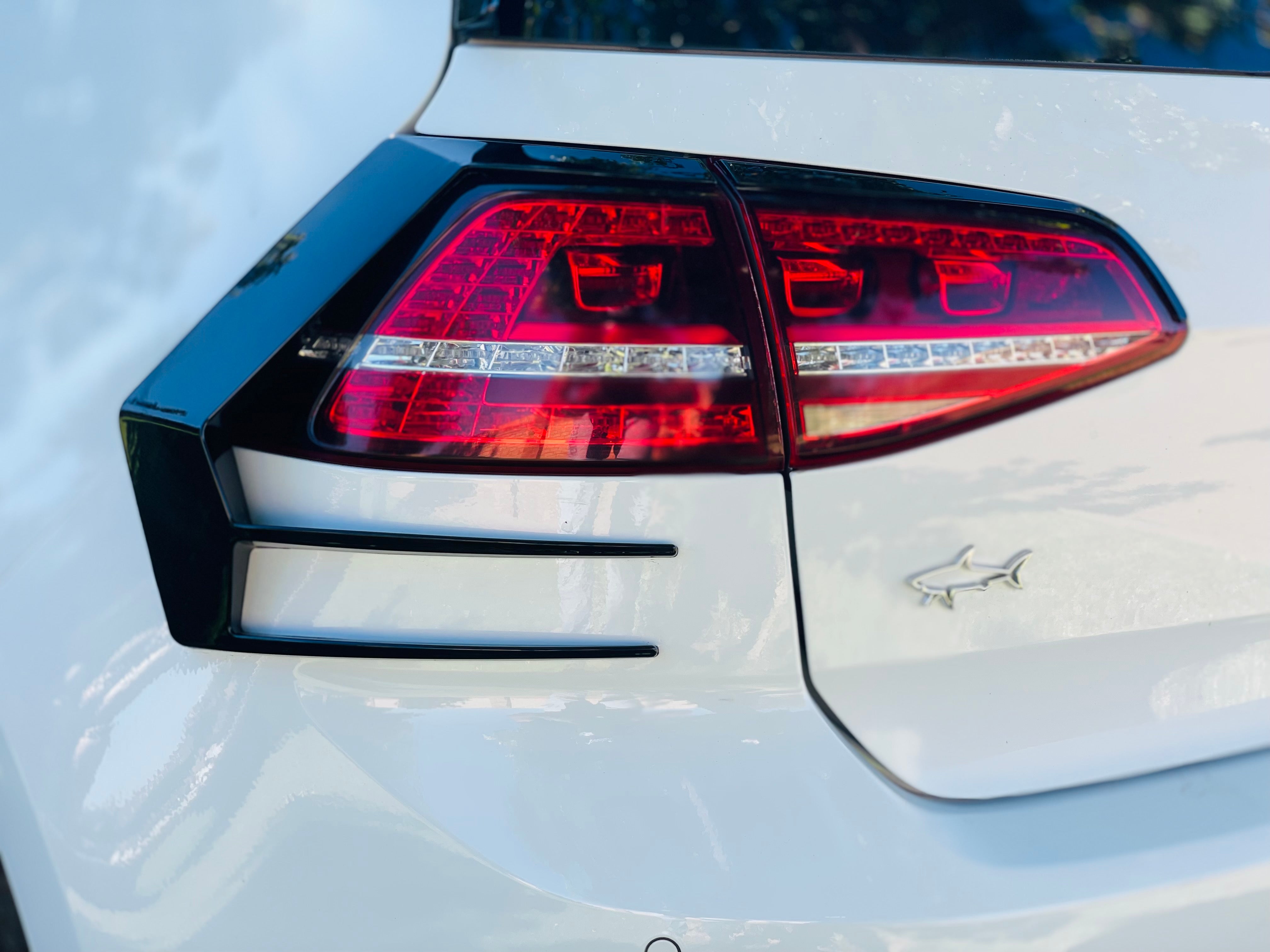 MK7 TAIL LIGHT TRIMS RAZOR GLOSS BLACK